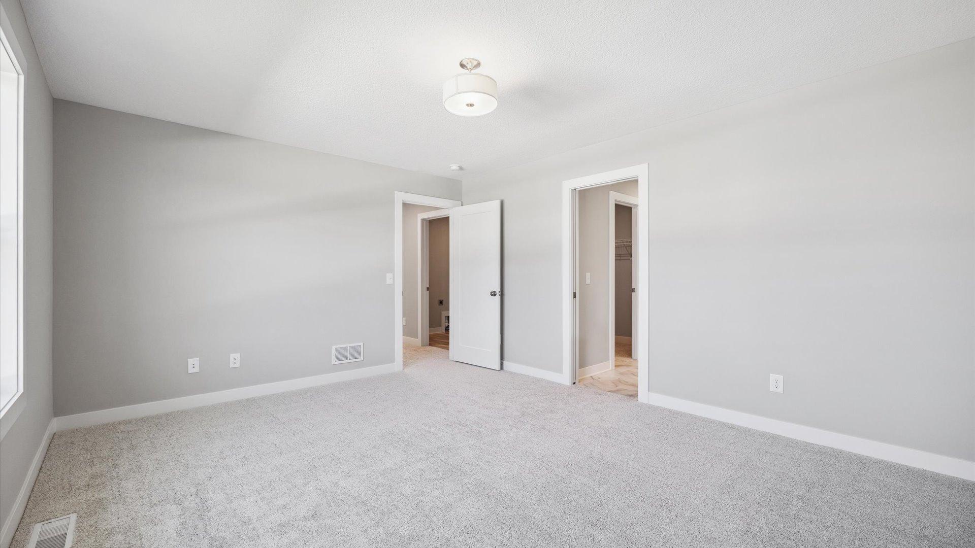 Woodbury, Minnesota, 55129, United States, 4 Bedrooms Bedrooms, ,2 BathroomsBathrooms,Residential,For Sale,1736697