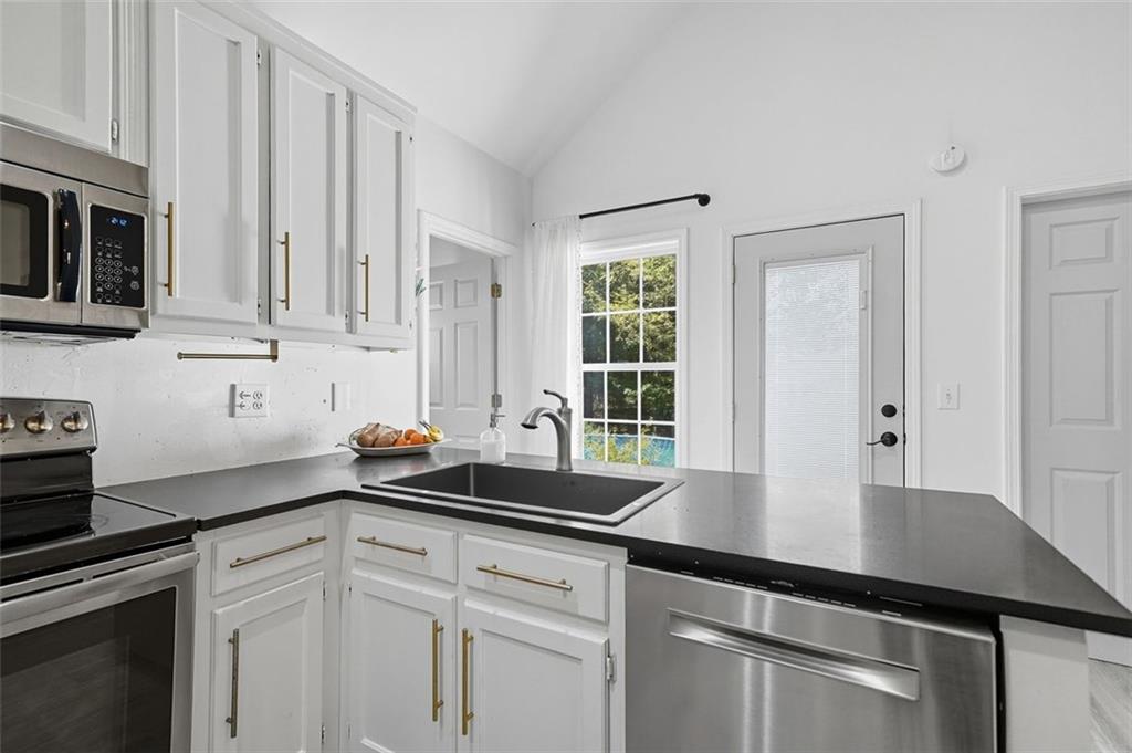 Douglasville, Georgia, 30135, United States, 3 Bedrooms Bedrooms, ,2 BathroomsBathrooms,Residential,For Sale,1947775