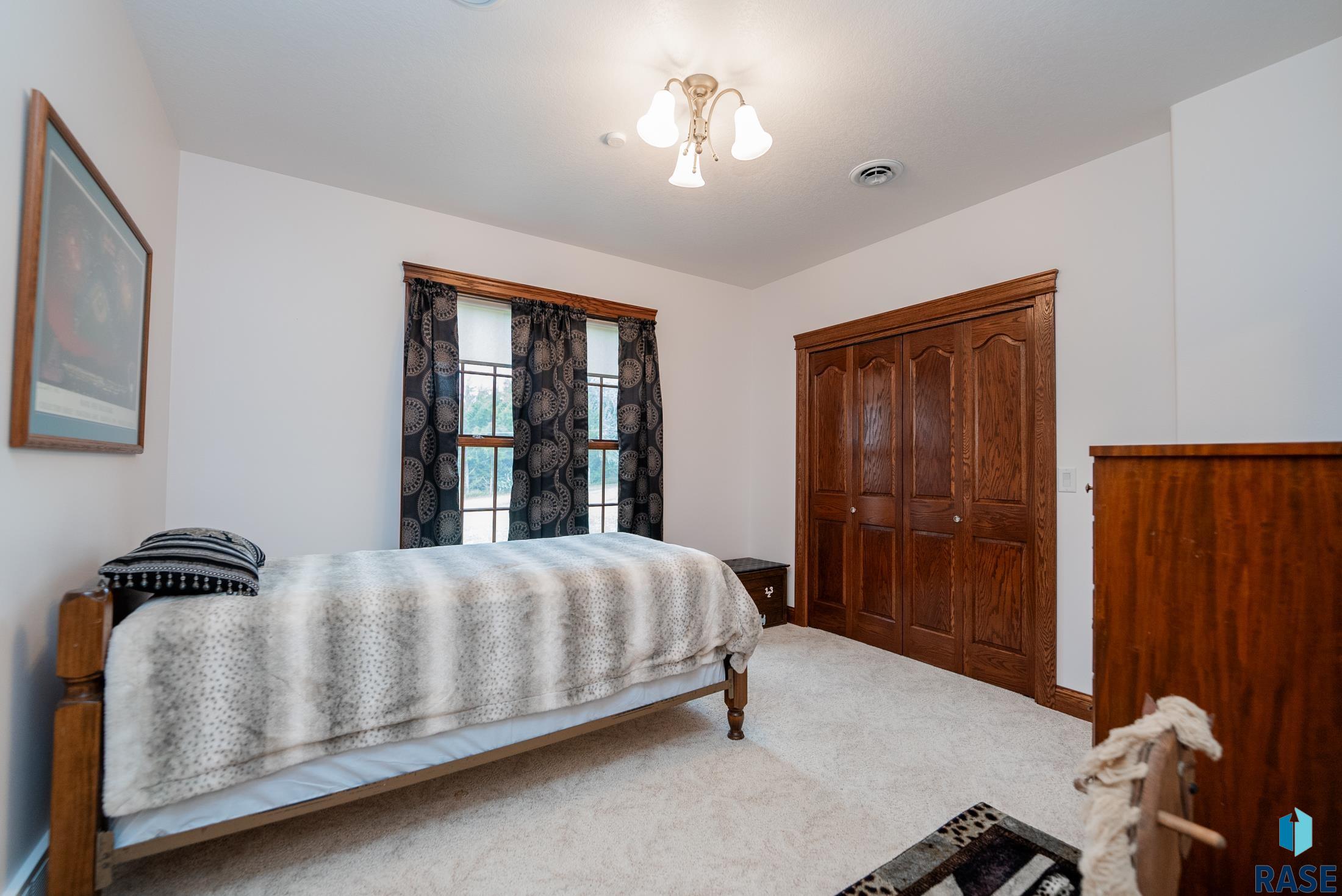 Yankton, South Dakota, 57078, United States, 6 Bedrooms Bedrooms, ,4 BathroomsBathrooms,Residential,For Sale,1975294