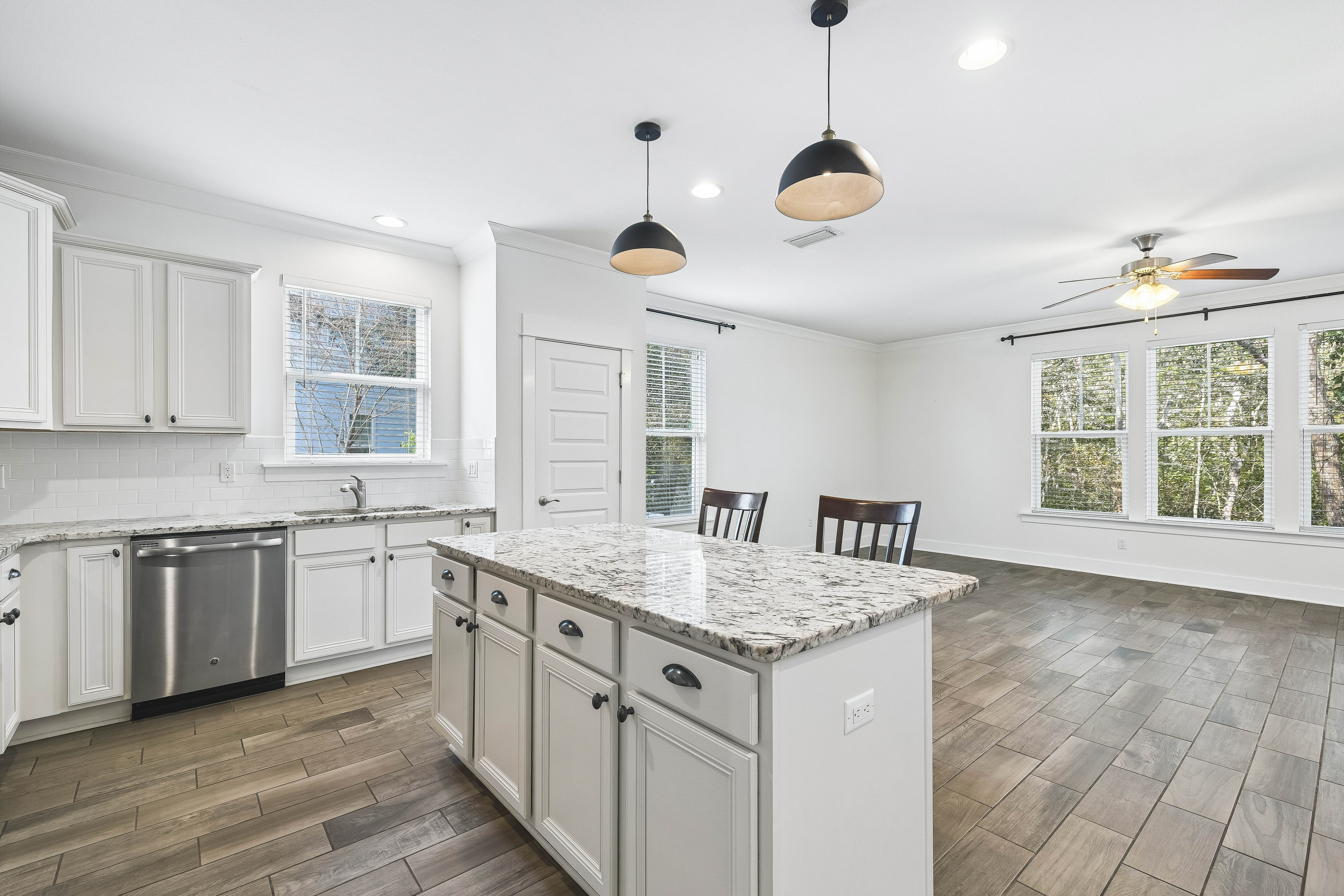  Private Cul-de-Sac Retreat in Point Washington - 物件實景
