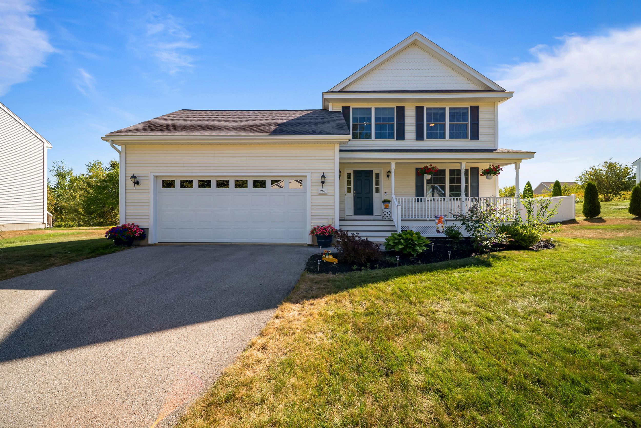 Hooksett, New Hampshire, 03106, United States, 3 Bedrooms Bedrooms, ,2 BathroomsBathrooms,Residential,For Sale,1942312