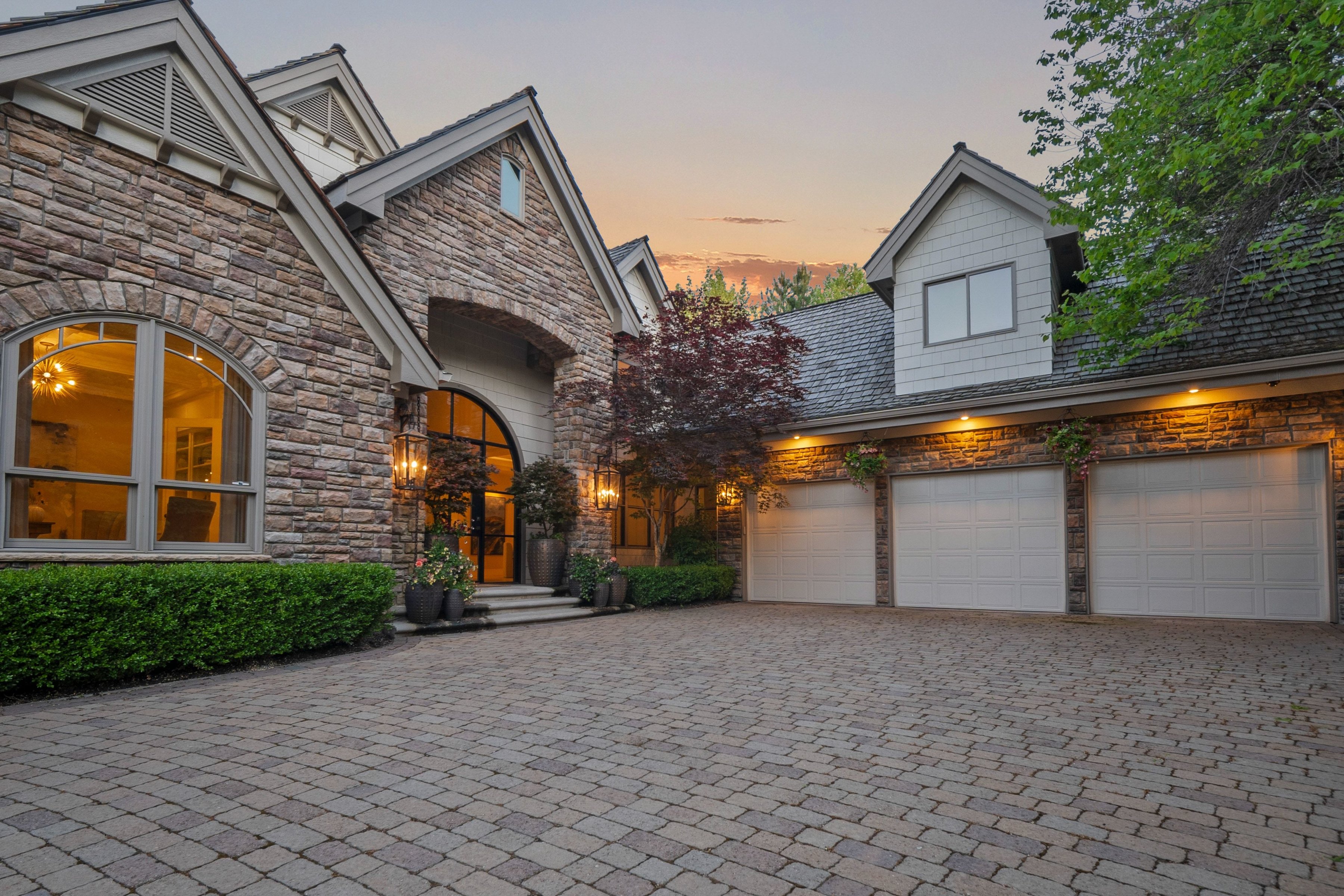 Gated Waterfront Luxury in Eagle’s Prestigious Pointe at Two Rivers - 物件實景