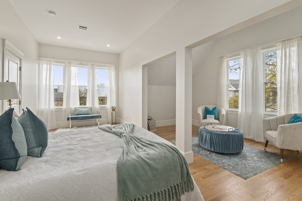 15 Woodbine St, 15, Somerville, Massachusetts, 02143, United States, 3 Bedrooms Bedrooms, ,3 BathroomsBathrooms,Residential,For Sale,15 Woodbine St , 15,1009384