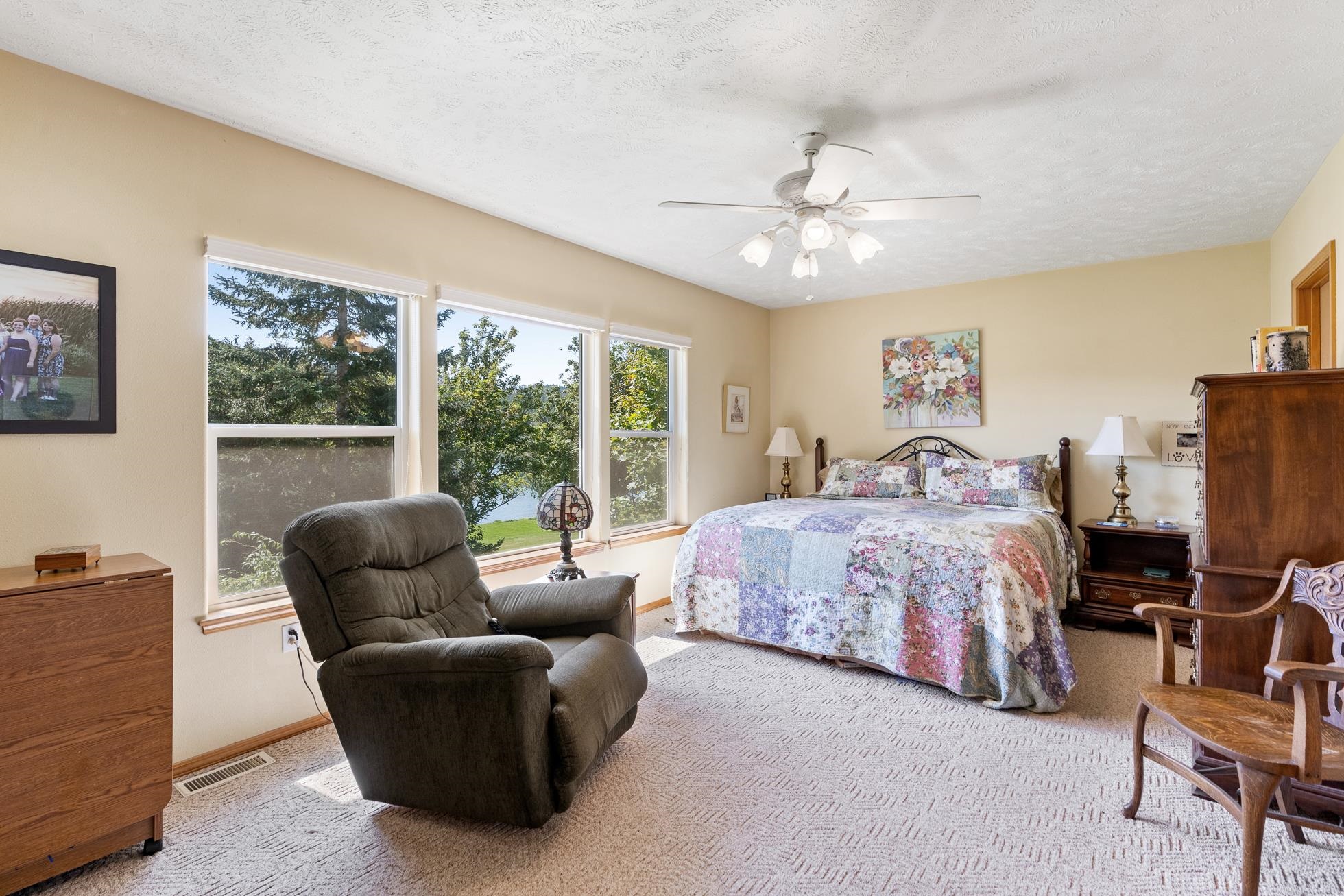 Newport, Washington, 99156, United States, 3 Bedrooms Bedrooms, ,3 BathroomsBathrooms,Residential,For Sale,1921865