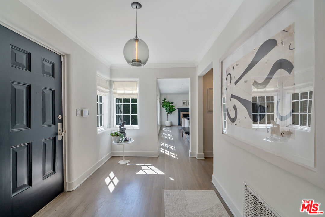 Los Angeles, California, 90020, United States, 5 Bedrooms Bedrooms, ,5 BathroomsBathrooms,Residential,For Sale,1939583