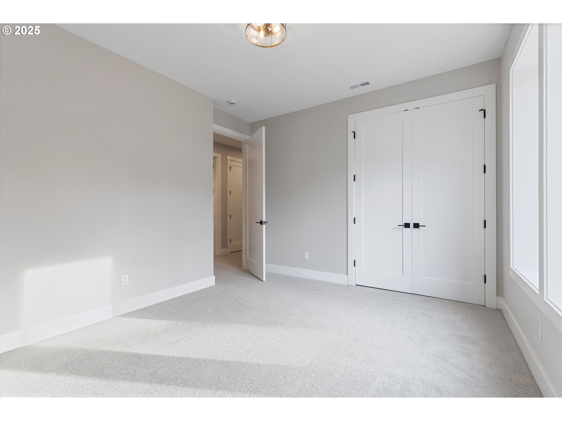 CannonBeach, Oregon, 97110, United States, 4 Bedrooms Bedrooms, ,4 BathroomsBathrooms,Residential,For Sale,2003076