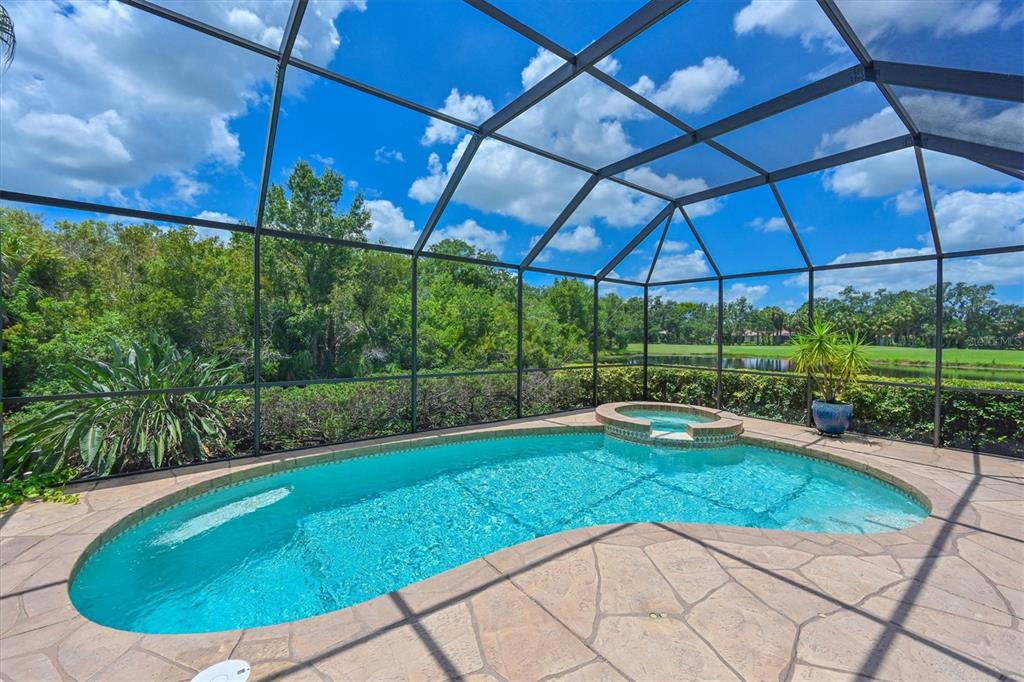 Bradenton, Florida, 34212, United States, 3 Bedrooms Bedrooms, ,2 BathroomsBathrooms,Residential,For Sale,1906883