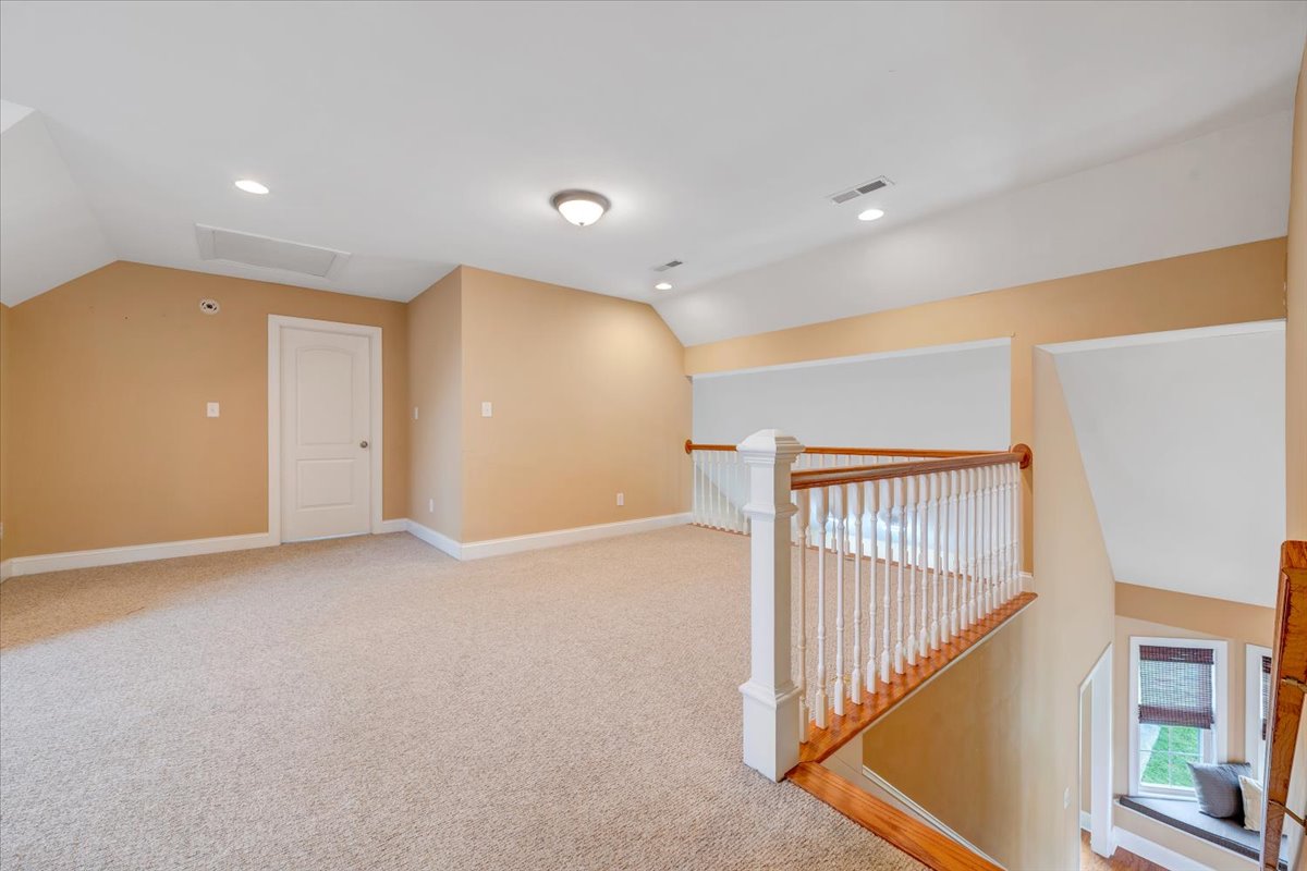 Huddleston, Virginia, 24104, United States, 4 Bedrooms Bedrooms, ,4 BathroomsBathrooms,Residential,For Sale,2048445