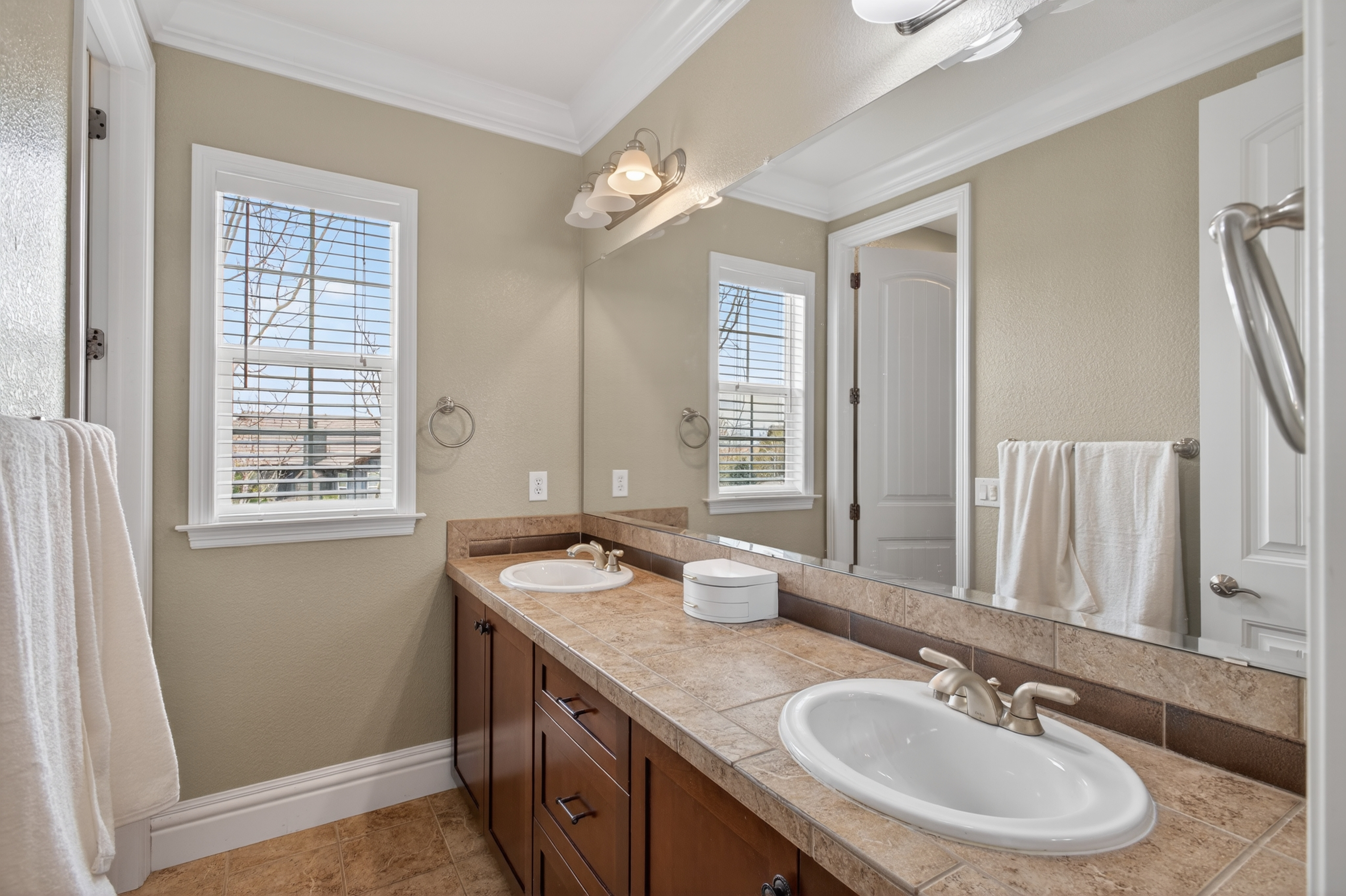  Backcountry Living: Open Space Views, Wet Bar Theater & Luxury Primary Suite - 物件實景