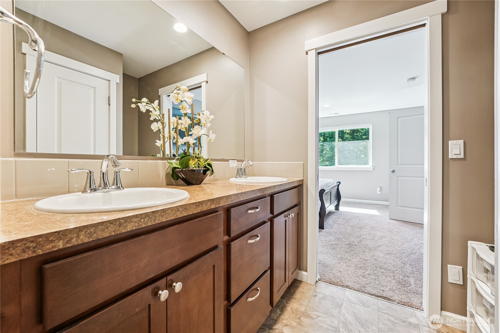 Seabeck, Washington, 98380, United States, 4 Bedrooms Bedrooms, ,3 BathroomsBathrooms,Residential,For Sale,1907301