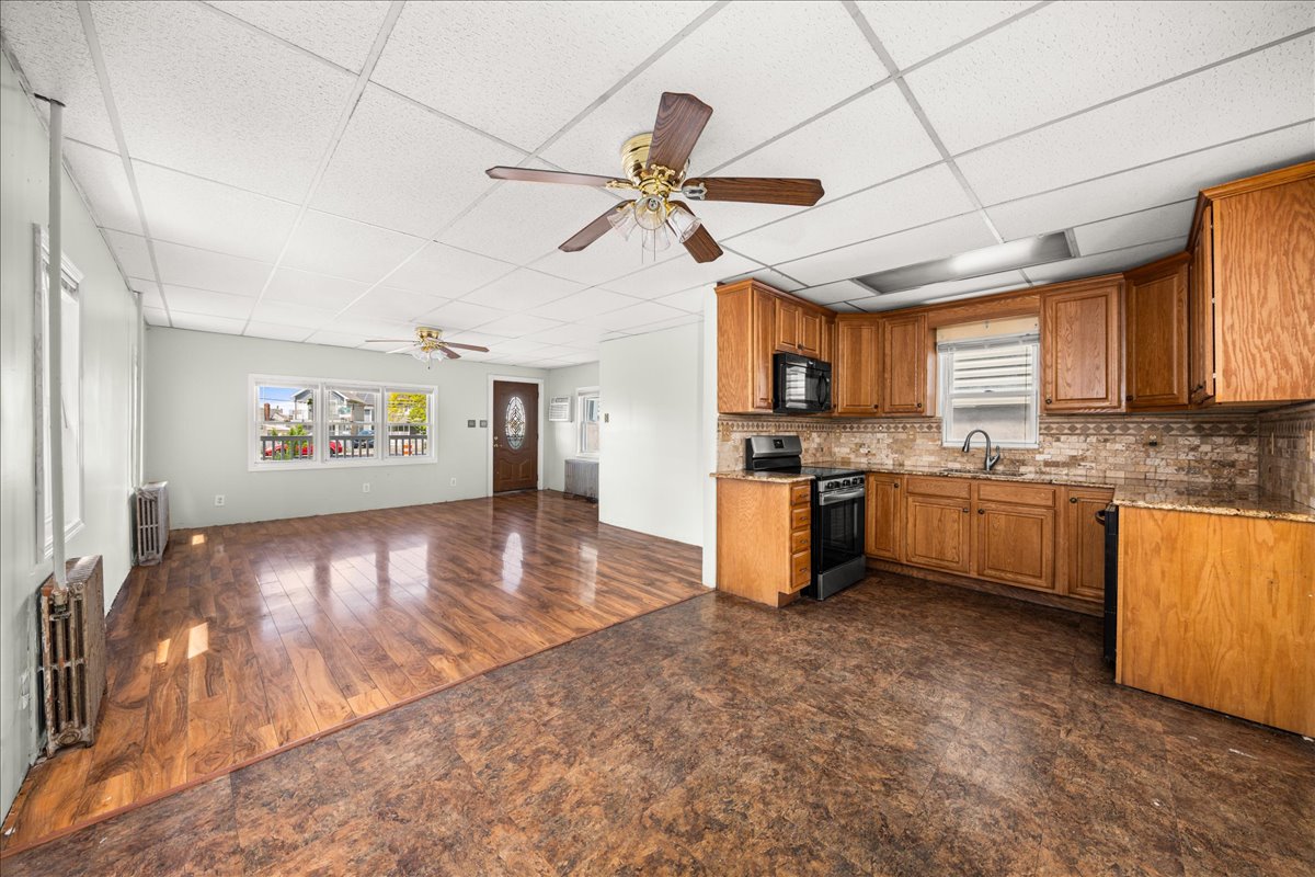 Broad Channel, New York, 11693, United States, 3 Bedrooms Bedrooms, ,2 BathroomsBathrooms,Residential,For Sale,1936968