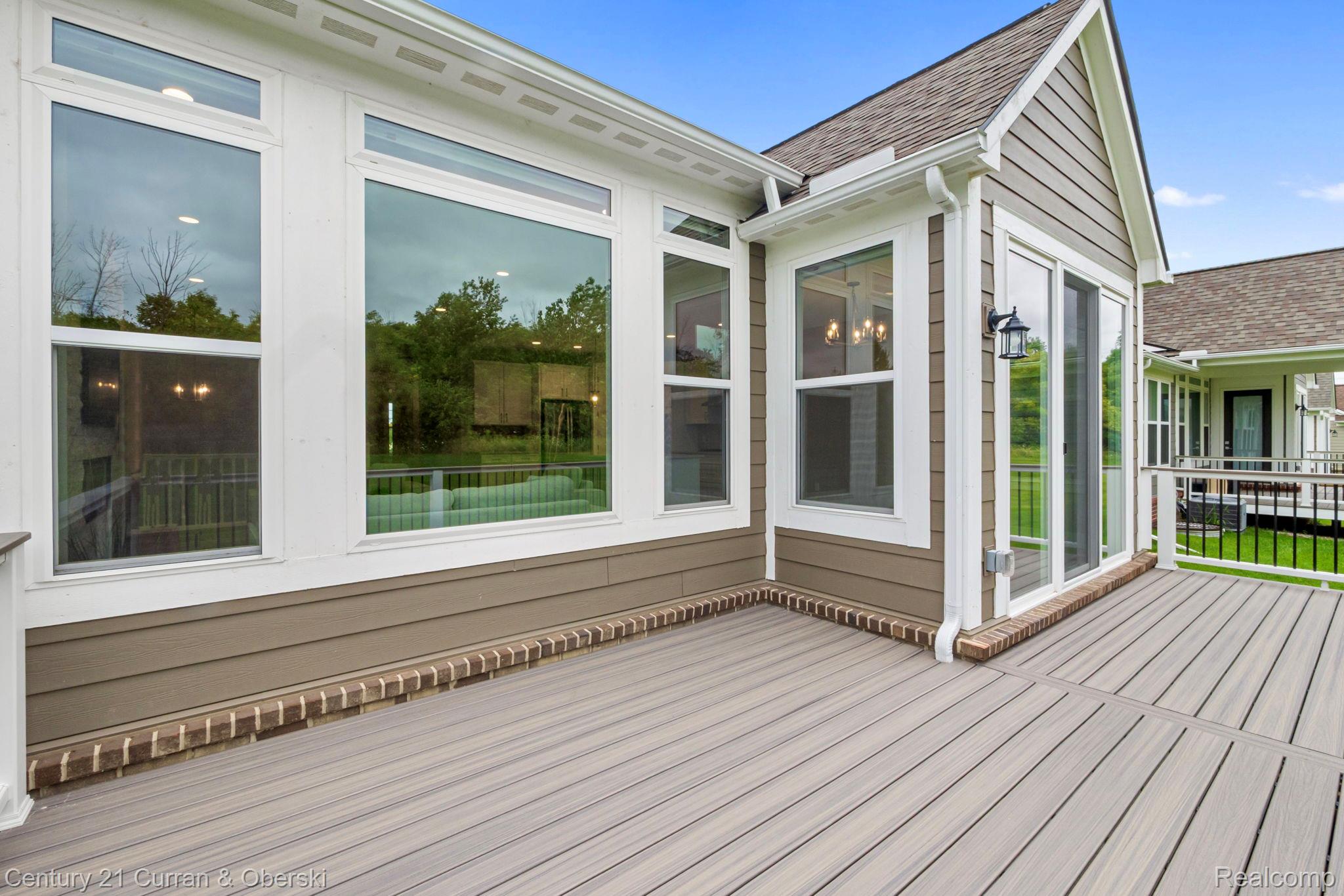 Northville, Michigan, 48168, United States, 2 Bedrooms Bedrooms, ,2 BathroomsBathrooms,Residential,For Sale,1983973