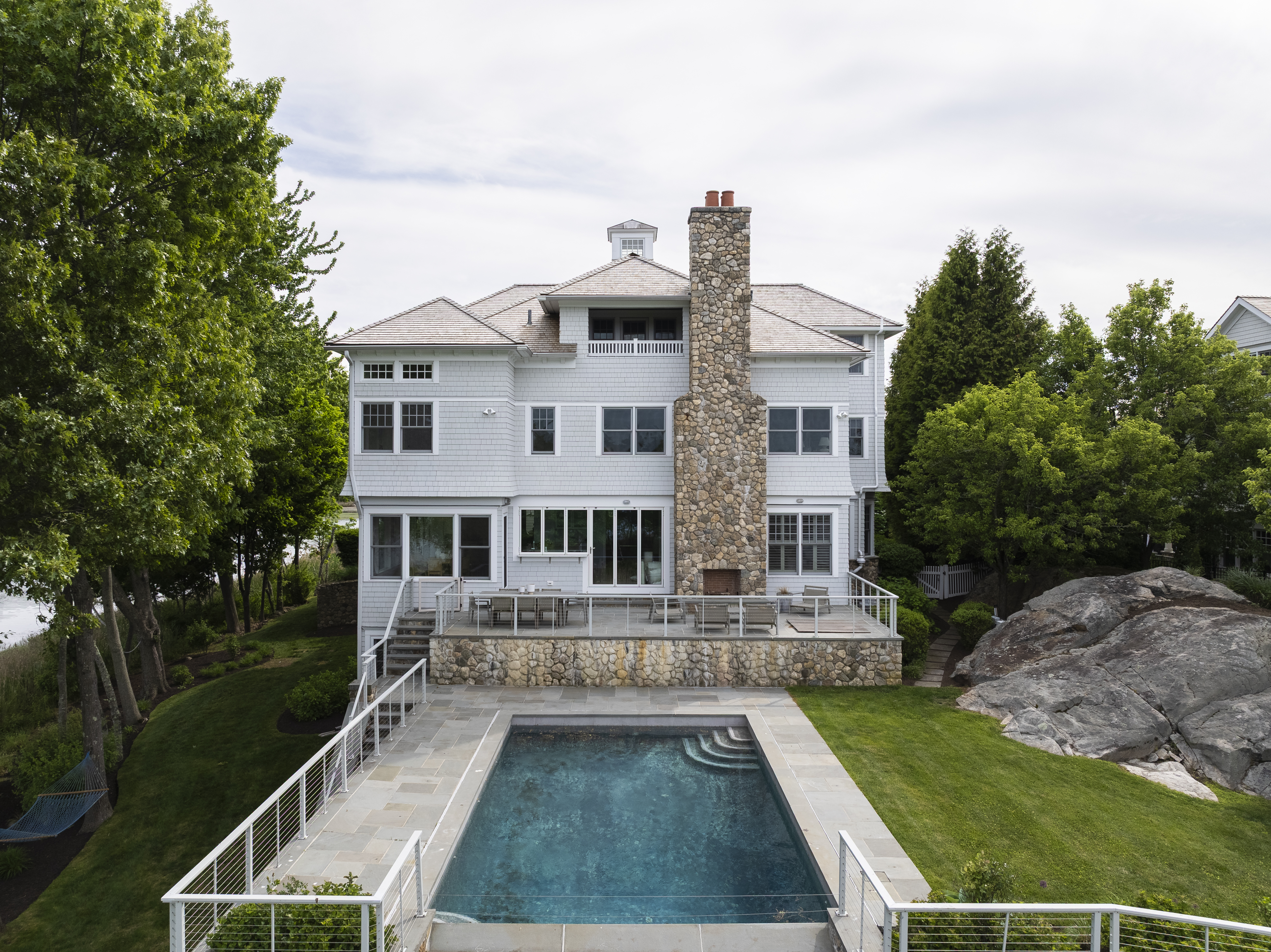  Breathtaking Estate with Sweeping Water Views - 物件實景