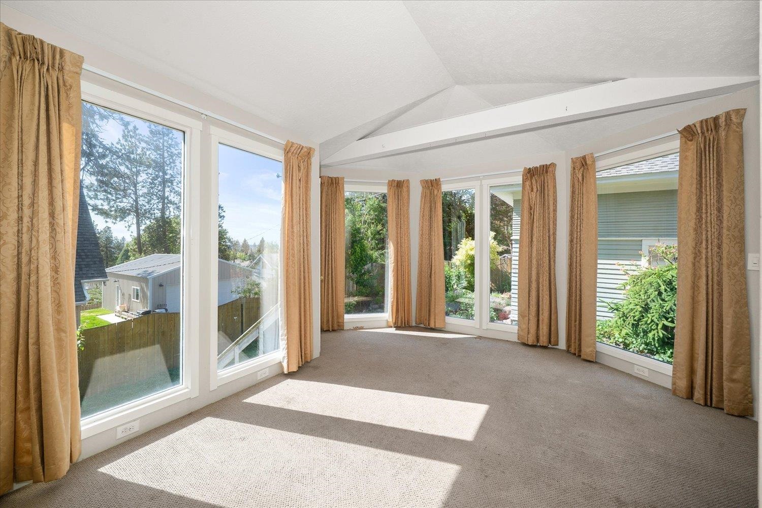 Spokane, Washington, 99204, United States, 4 Bedrooms Bedrooms, ,3 BathroomsBathrooms,Residential,For Sale,2006051