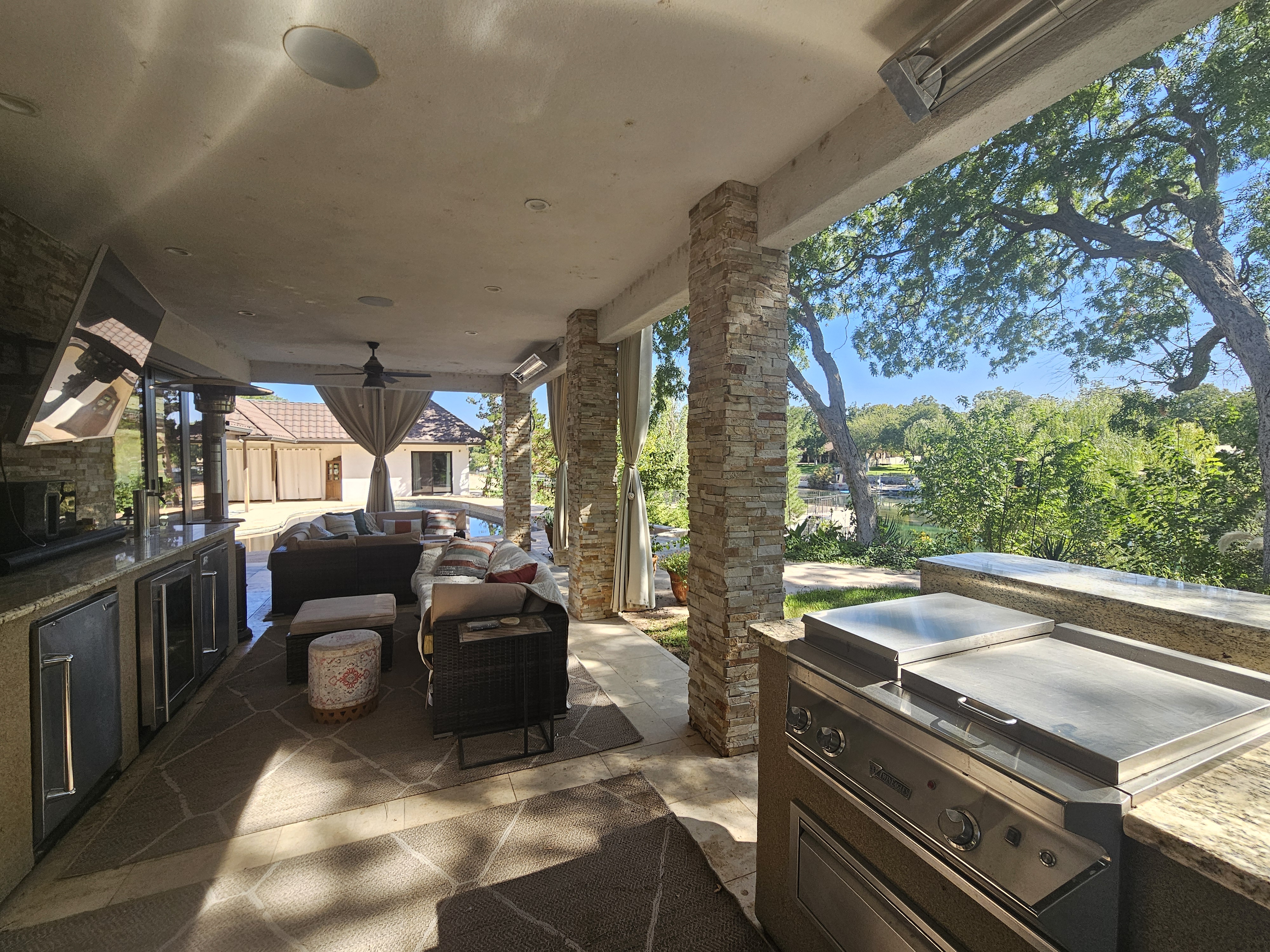 Carlsbad, New Mexico, 88220, United States, 5 Bedrooms Bedrooms, ,5 BathroomsBathrooms,Residential,For Sale,1984272