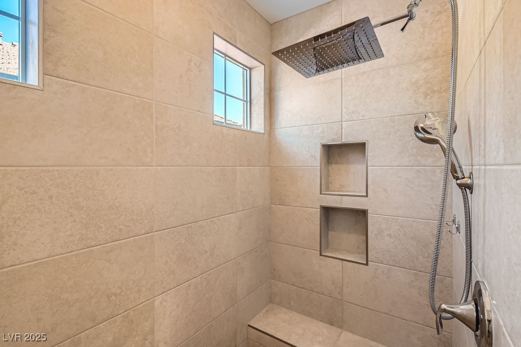 Henderson, Nevada, 89015, United States, 6 Bedrooms Bedrooms, ,1 BathroomBathrooms,Residential,For Sale,1986508