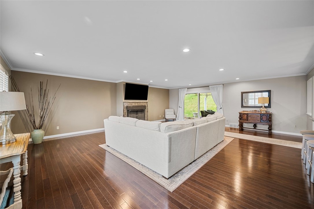 Monroeville, Pennsylvania, 15146, United States, 4 Bedrooms Bedrooms, ,4 BathroomsBathrooms,Residential,For Sale,1754514