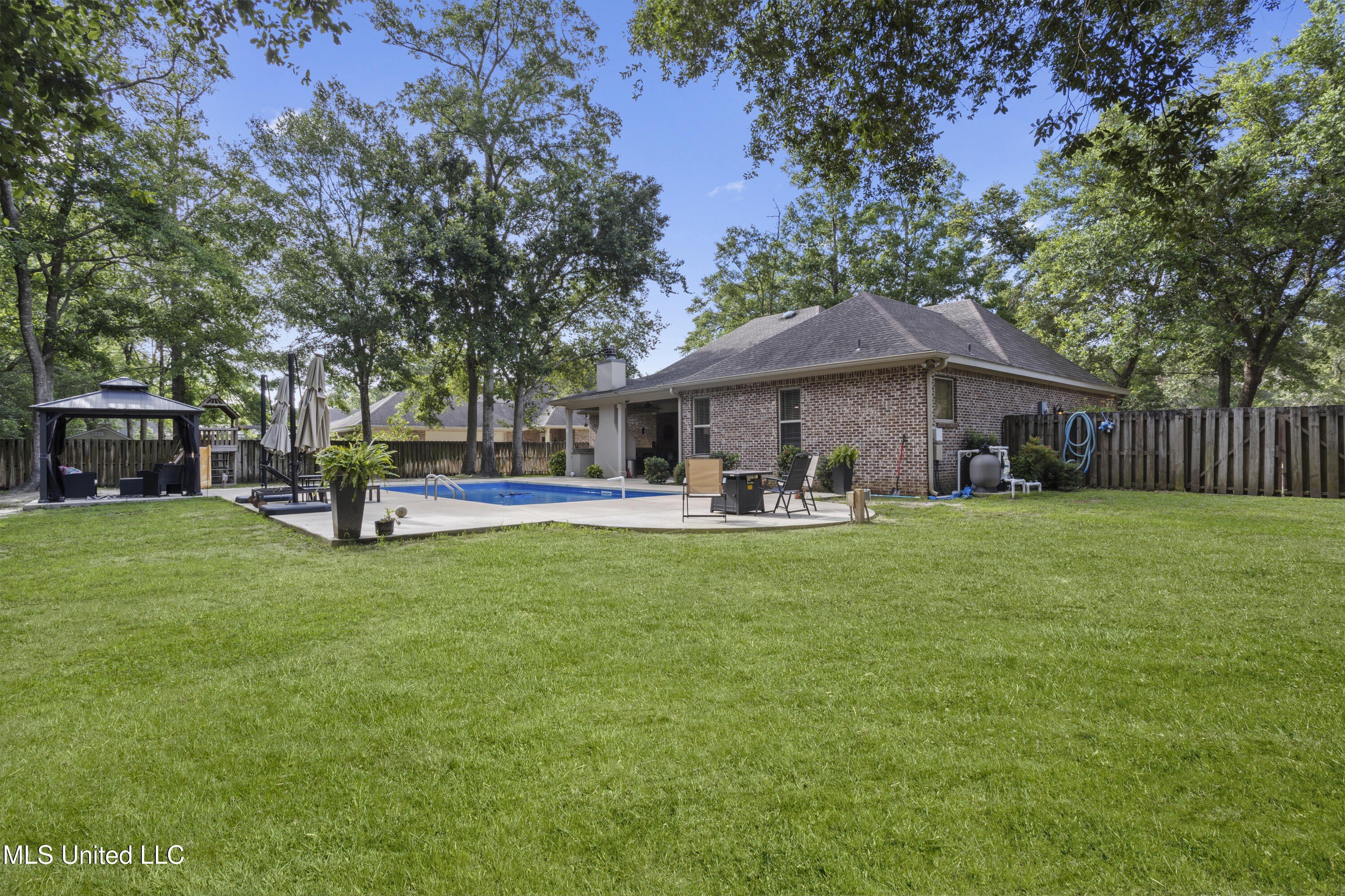 Ocean Springs, Mississippi, 39564, United States, 4 Bedrooms Bedrooms, ,3 BathroomsBathrooms,Residential,For Sale,1976002