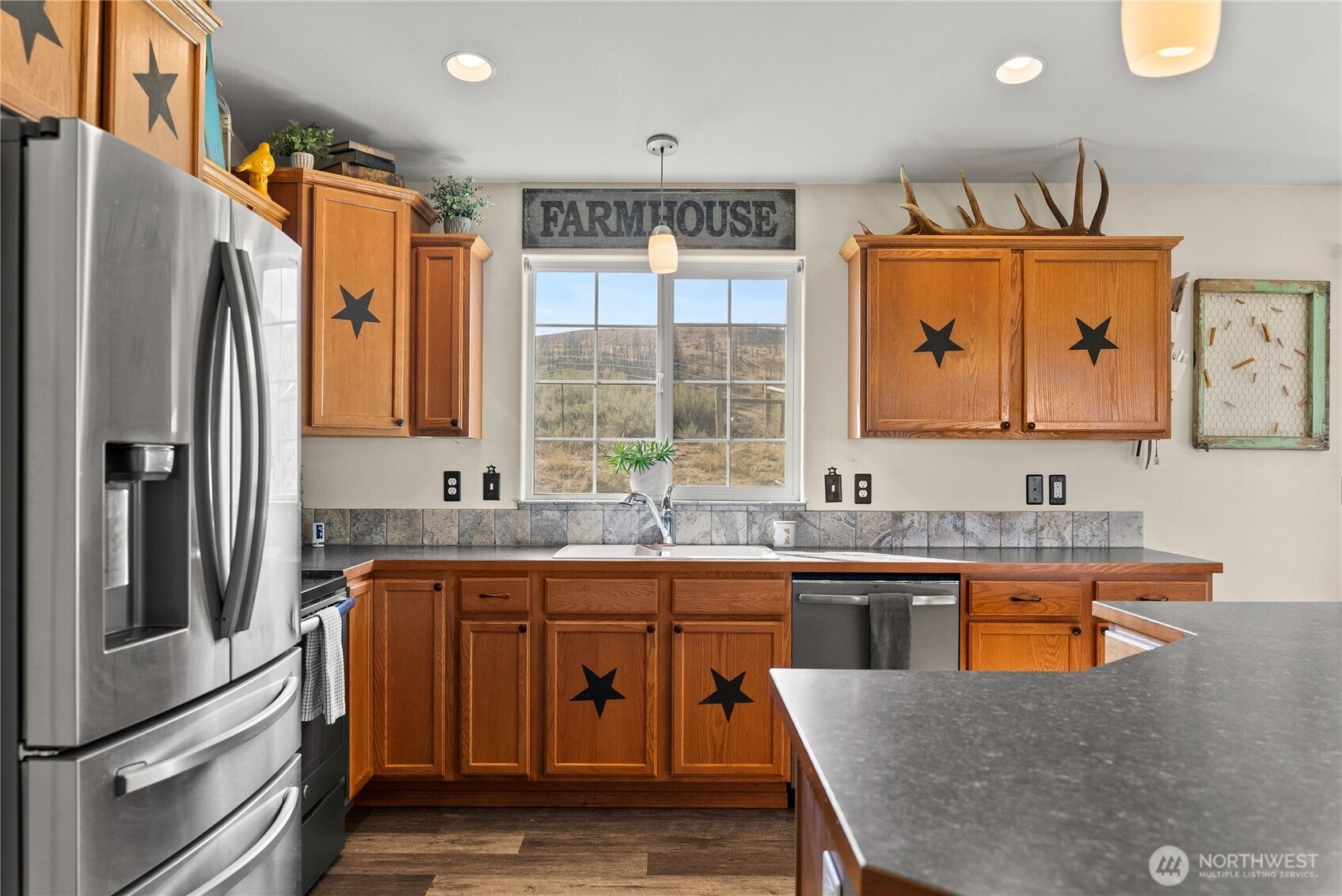 Malott, Washington, 98829, United States, 3 Bedrooms Bedrooms, ,1 BathroomBathrooms,Residential,For Sale,1989338