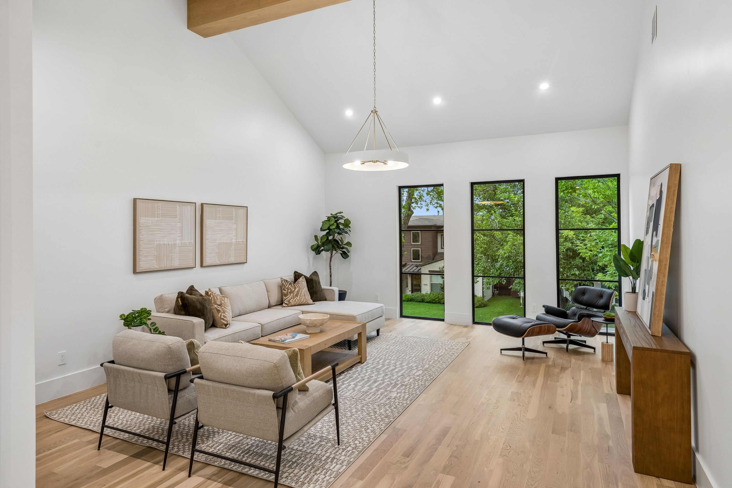  Luxurious East Dallas Home by Birchwood Custom Homes with Modern Elegance - 物件實景