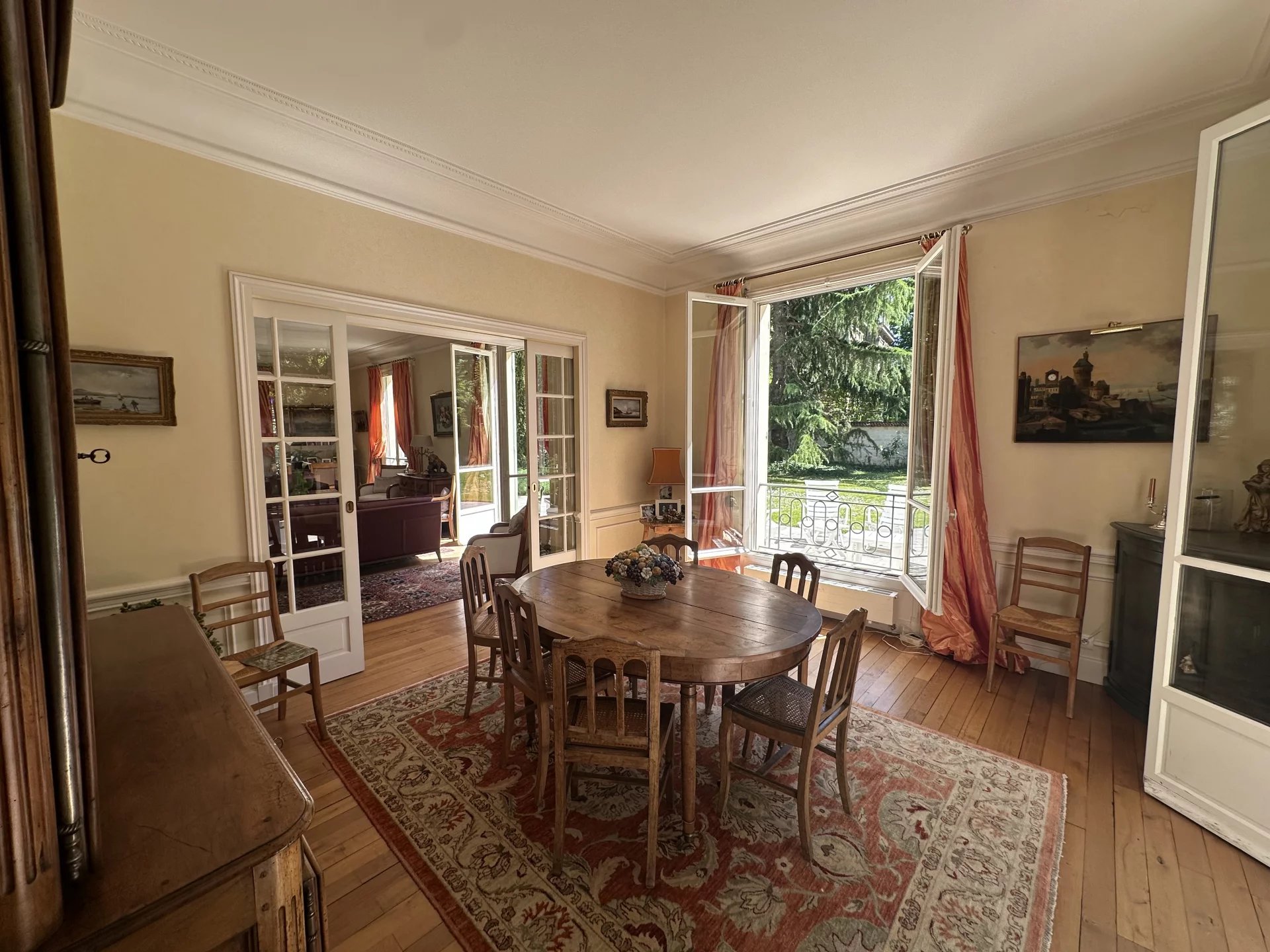 Le Vésinet, Île-de-France, 78110, FR, 5 Bedrooms Bedrooms, ,Residential,For Sale,1994336