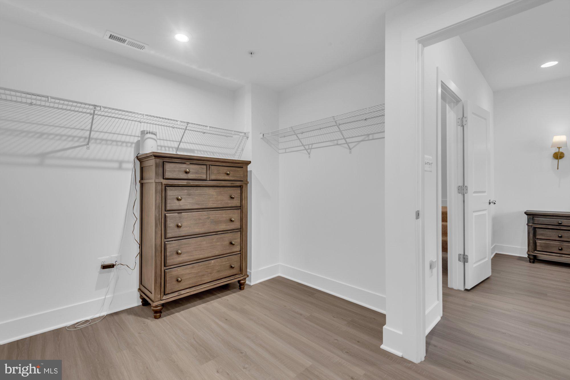 Laurel, Maryland, 20724, United States, 5 Bedrooms Bedrooms, ,5 BathroomsBathrooms,Residential,For Sale,2010373