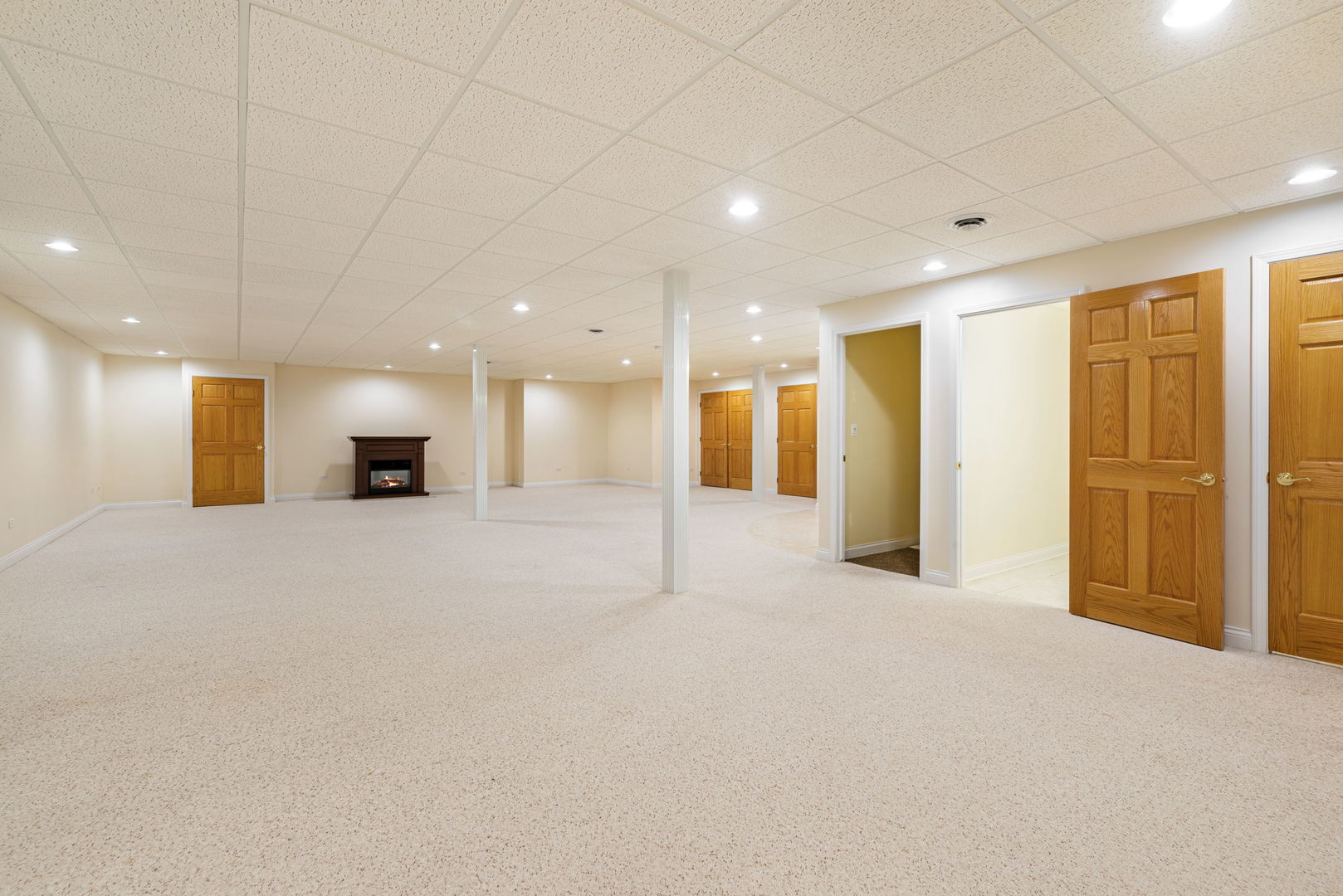 Palos Heights, Illinois, 60463, United States, 3 Bedrooms Bedrooms, ,4 BathroomsBathrooms,Residential,For Sale,1965288
