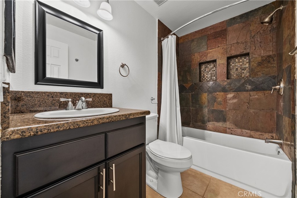 Valencia, California, 91355, United States, 2 Bedrooms Bedrooms, ,2 BathroomsBathrooms,Residential,For Sale,1937123