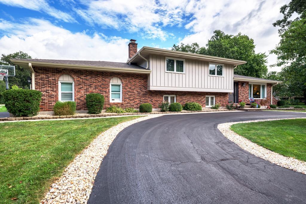 Wood Dale, Illinois, 60191, United States, 4 Bedrooms Bedrooms, ,3 BathroomsBathrooms,Residential,For Sale,1944958