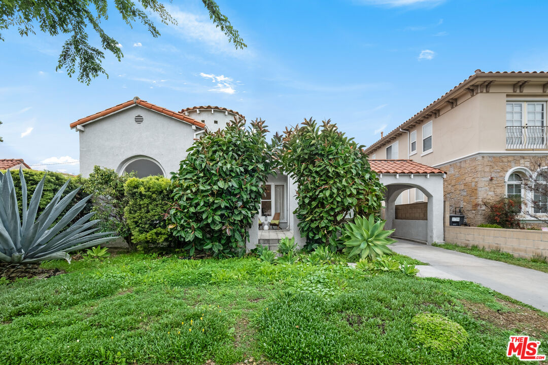 Beverly Hills, California, 90211, United States, 3 Bedrooms Bedrooms, ,2 BathroomsBathrooms,Residential,For Sale,1895625