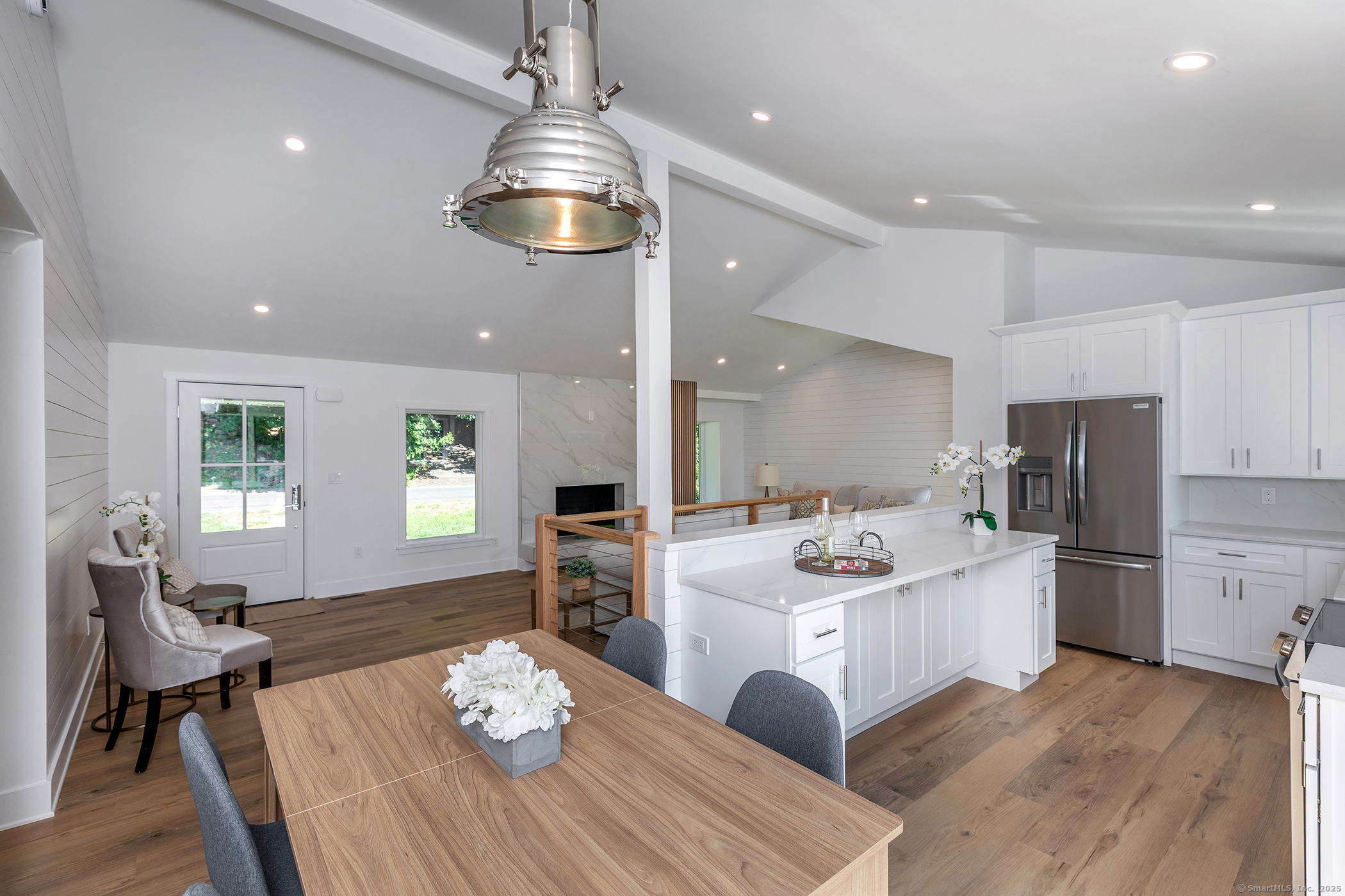 Brookfield, Connecticut, 06804, United States, 3 Bedrooms Bedrooms, ,2 BathroomsBathrooms,Residential,For Sale,1911070