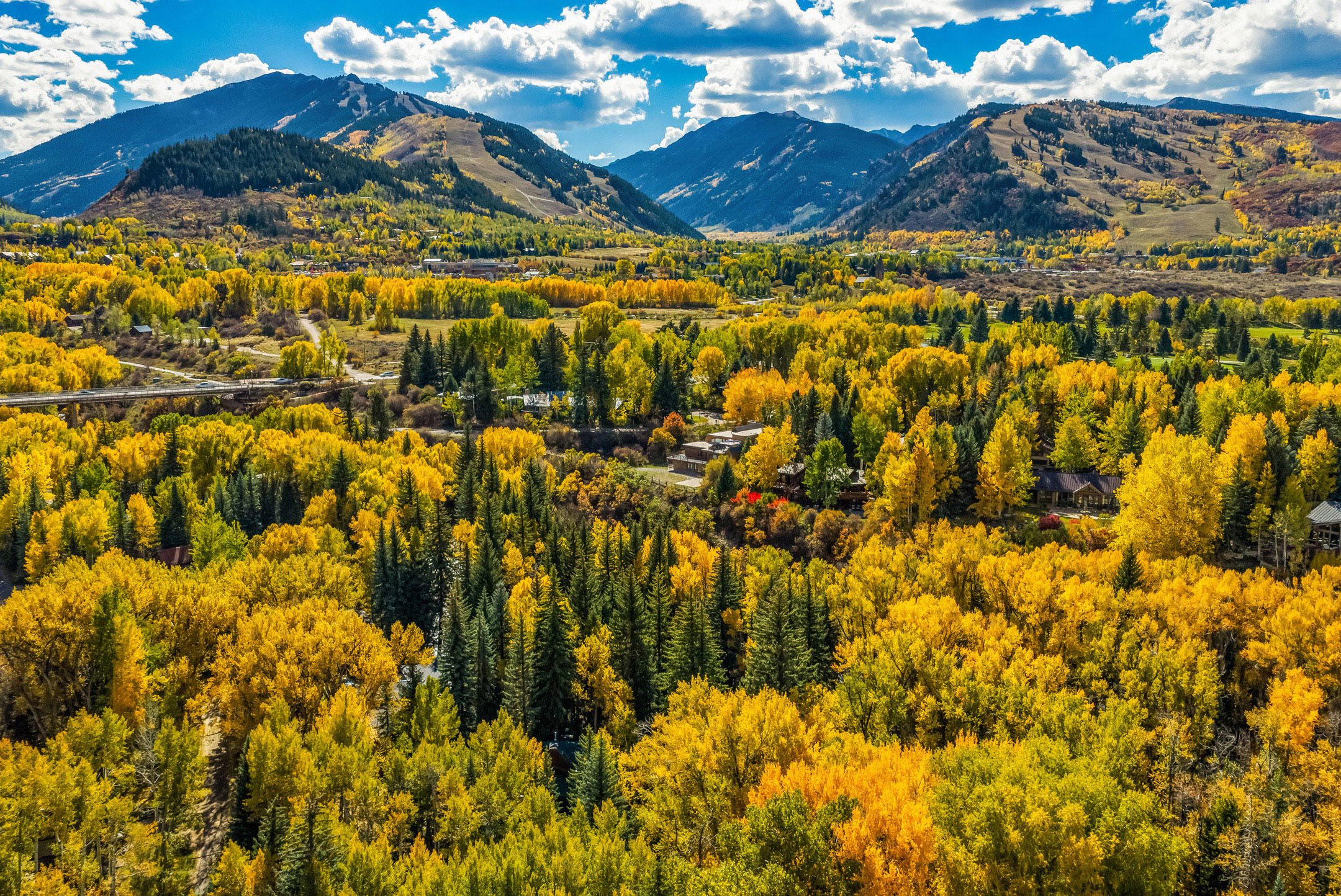  Live creekside in Aspen