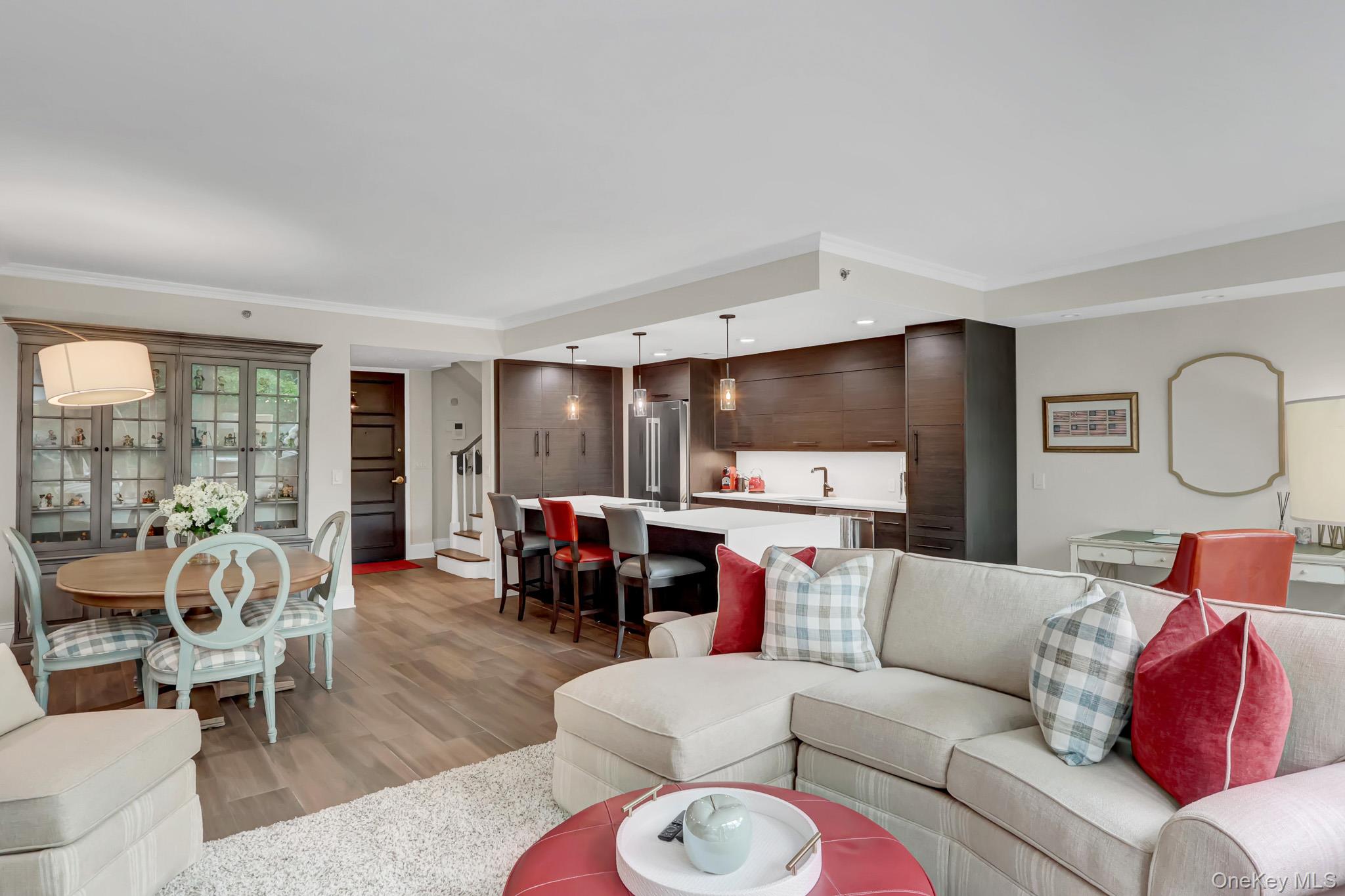 111 Cherry Valley Avenue, Garden City, NY, 11530 - 物件實景