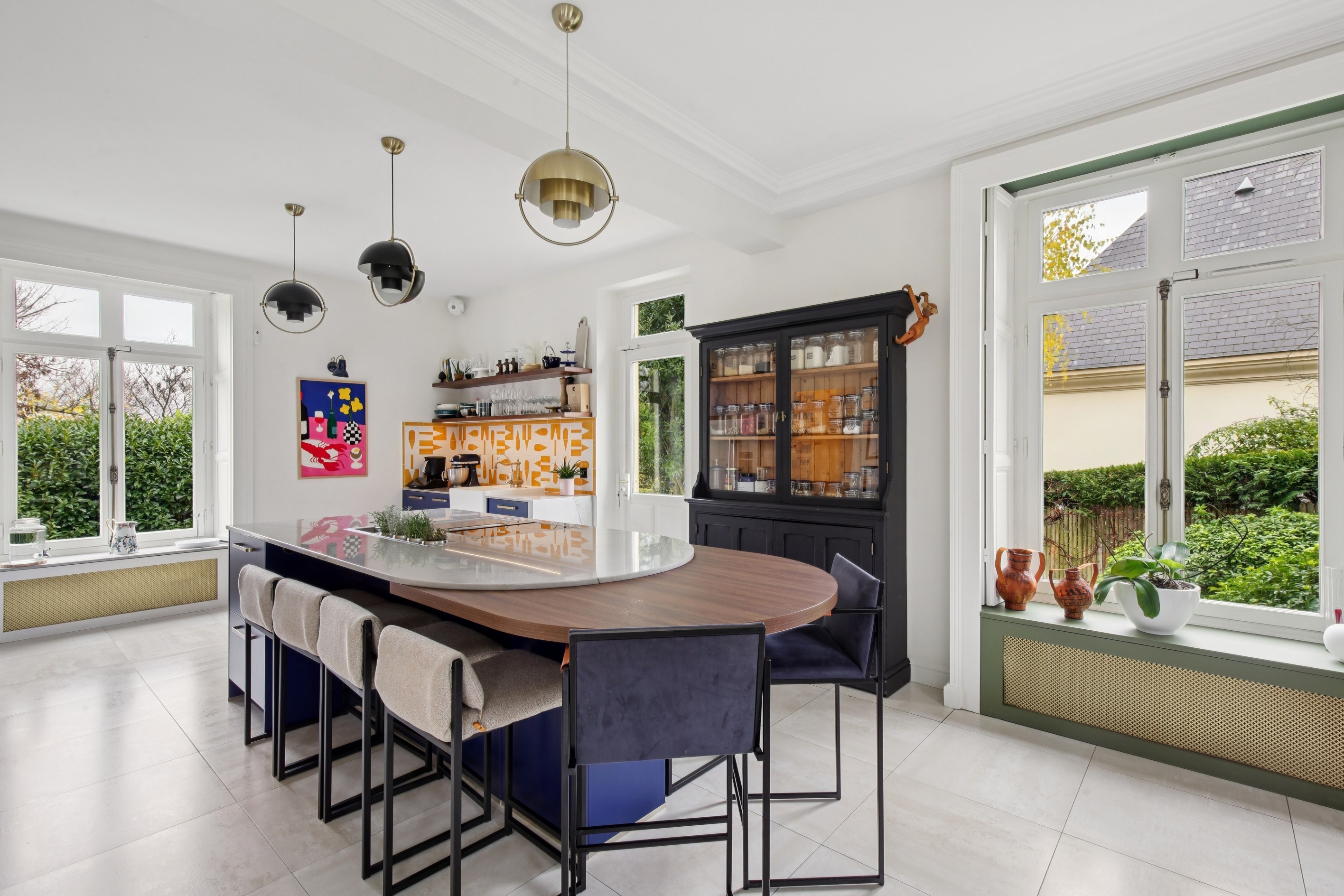  BRIGHT FAMILY HOUSE WITH LANDSCAPED GARDEN - 物件實景