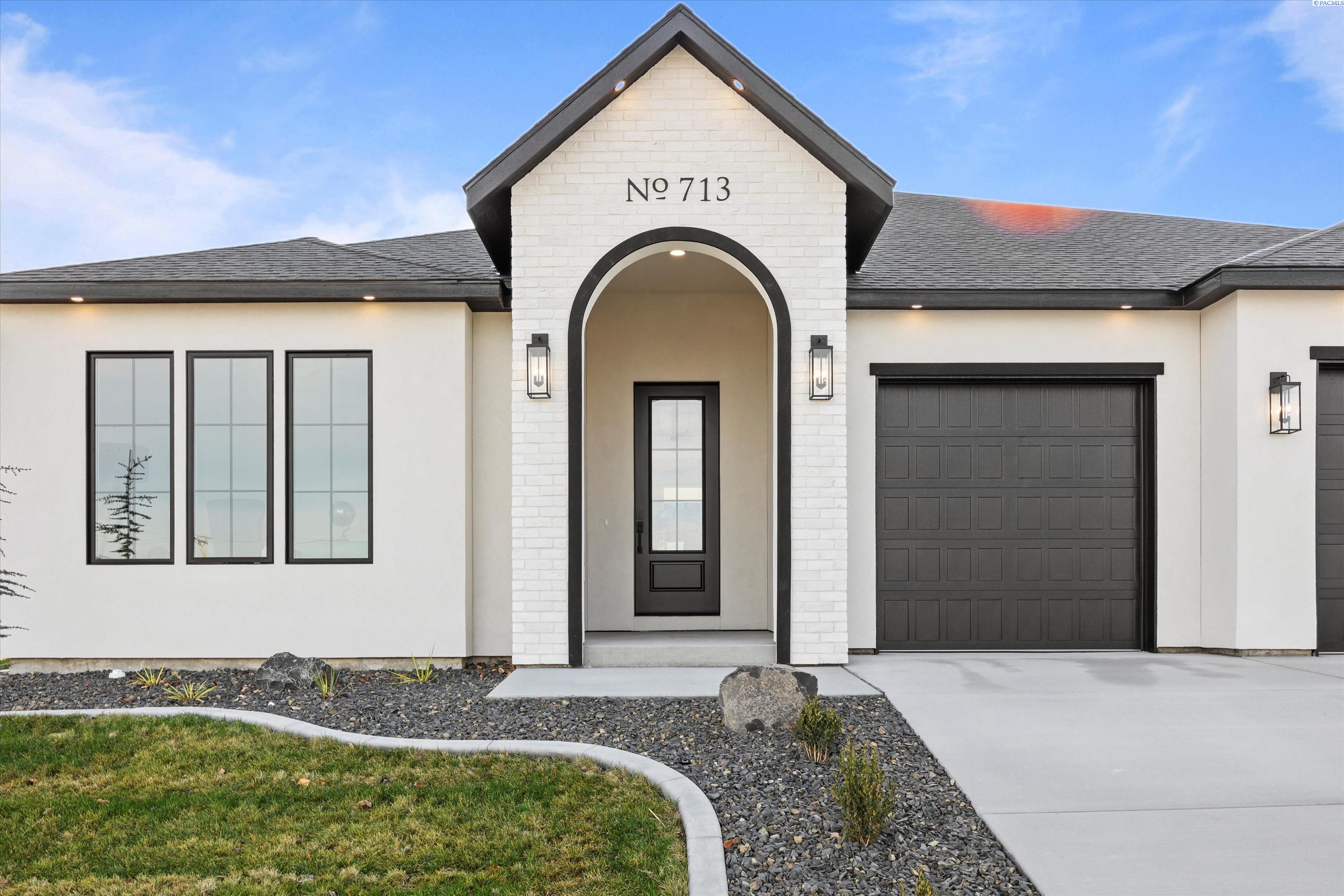 Richland, Washington, 99352, United States, 4 Bedrooms Bedrooms, ,3 BathroomsBathrooms,Residential,For Sale,1991503