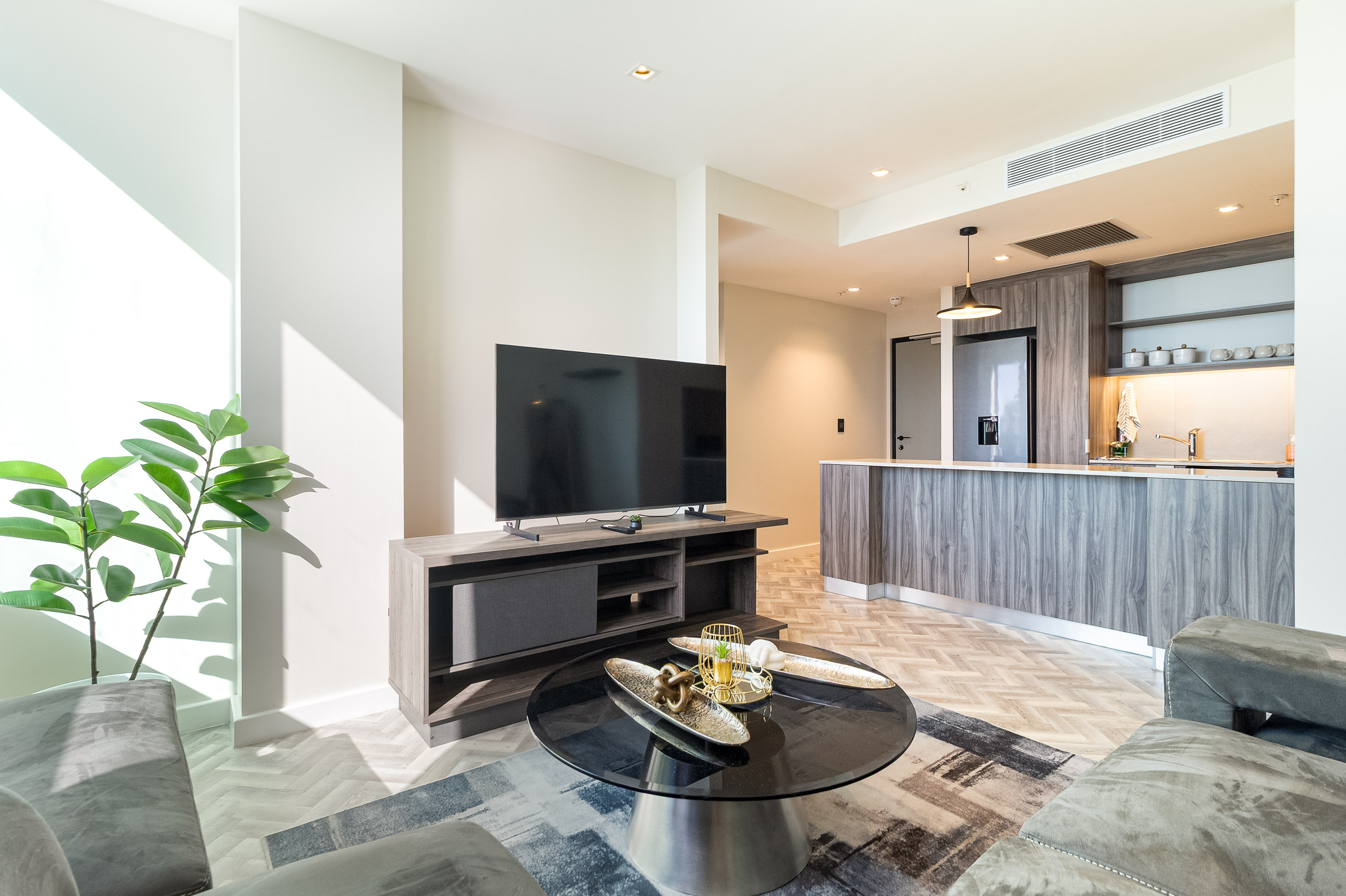  1504  Foreshore Place - 物件實景