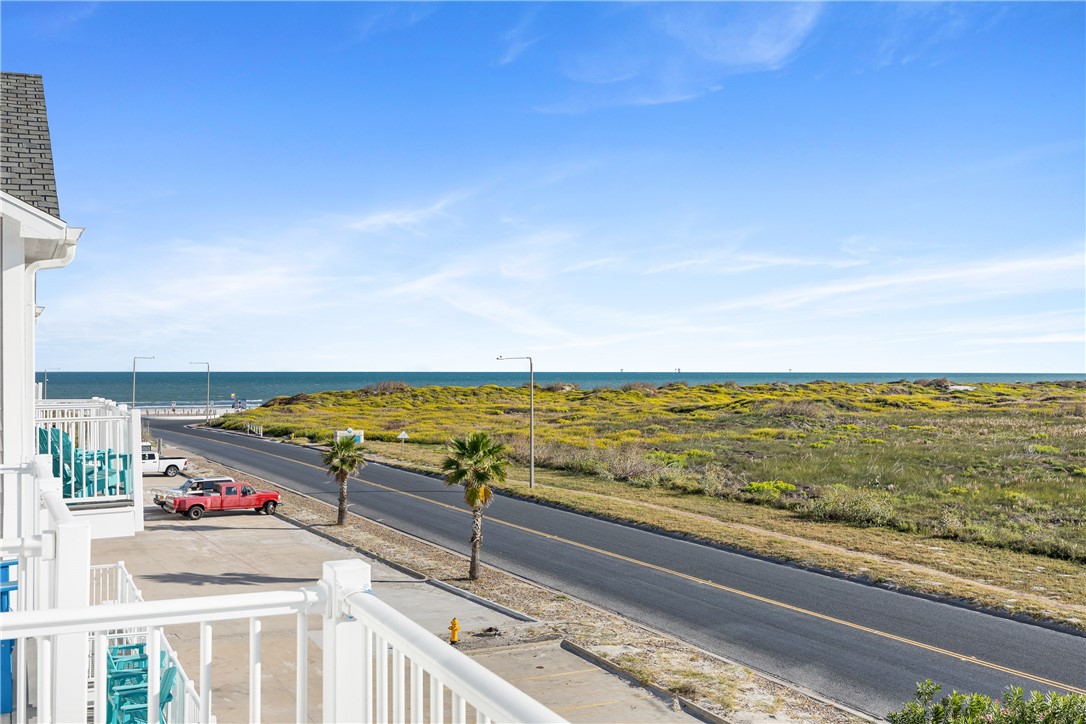 Corpus Christi, Texas, 78418, United States, 4 Bedrooms Bedrooms, ,4 BathroomsBathrooms,Residential,For Sale,1994384