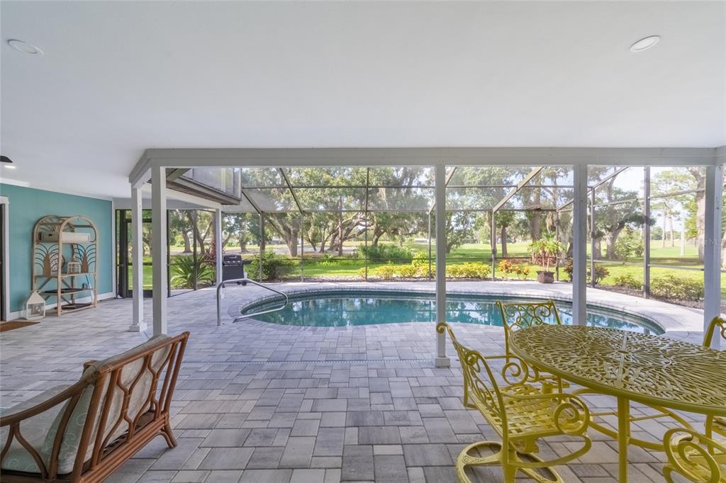 Sarasota, Florida, 34243, United States, 3 Bedrooms Bedrooms, ,4 BathroomsBathrooms,Residential,For Sale,1941793
