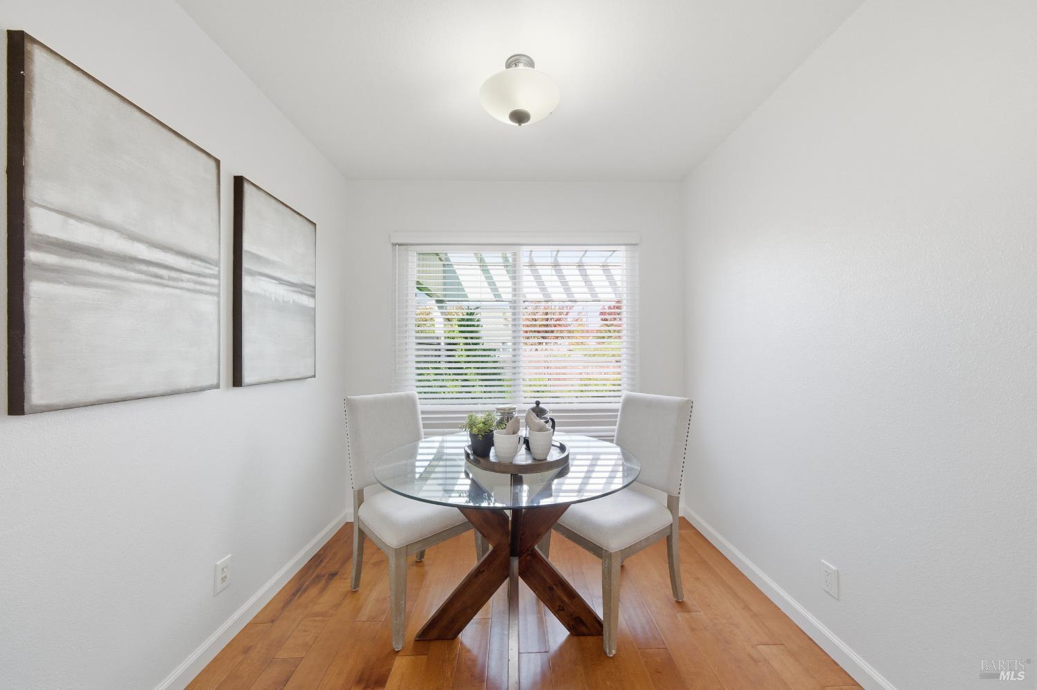 Sonoma, California, 95476, United States, 2 Bedrooms Bedrooms, ,2 BathroomsBathrooms,Residential,For Sale,2001950