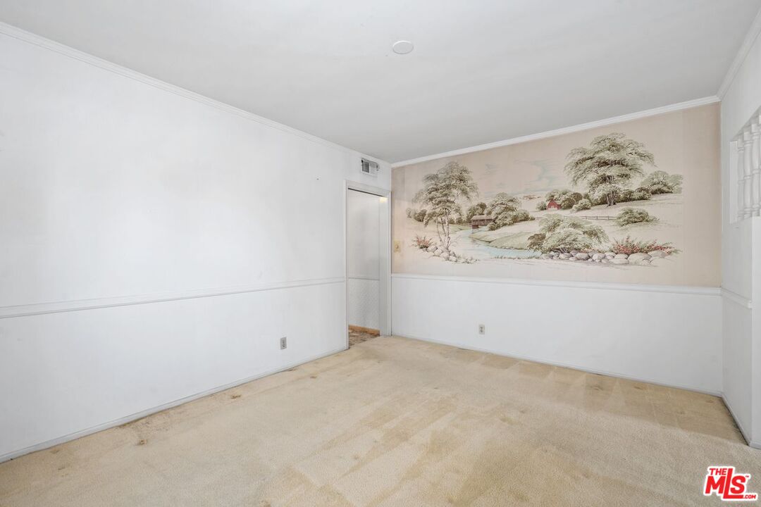 Los Angeles, California, 90056, United States, 2 Bedrooms Bedrooms, ,3 BathroomsBathrooms,Residential,For Sale,2001652