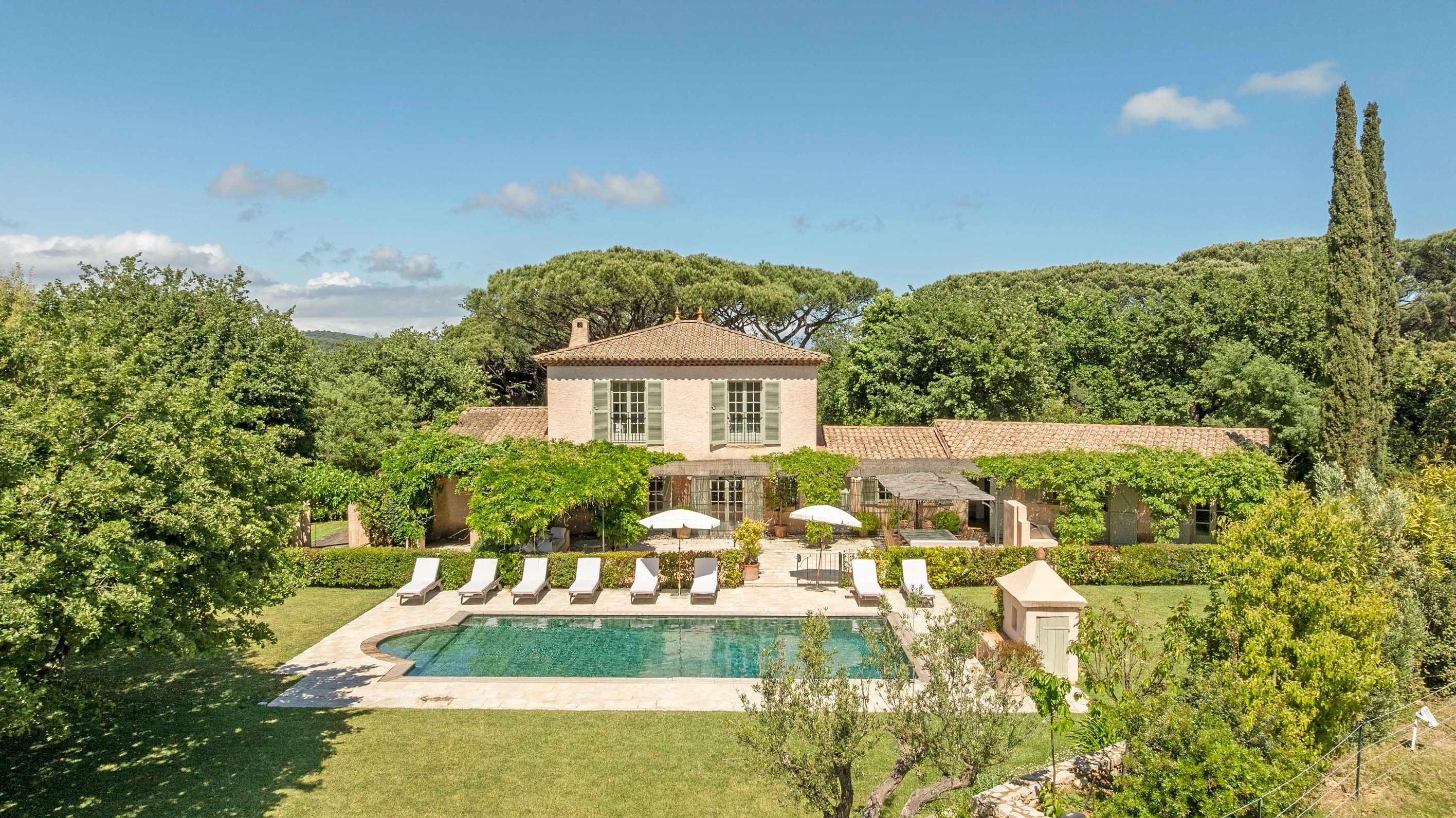  Provençal villa of 210 m² with swimming pool and landscaped garden near Pampelo… - 物件實景