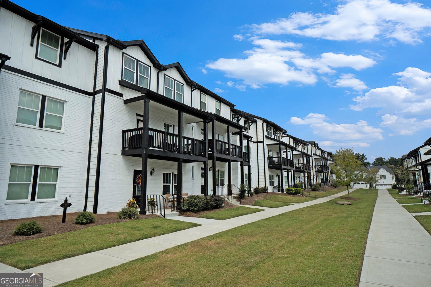 Smyrna, Georgia, 30126, United States, 4 Bedrooms Bedrooms, ,4 BathroomsBathrooms,Residential,For Sale,1959897