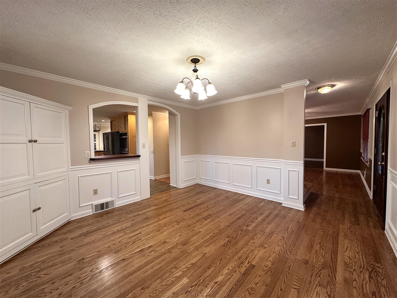 Bowling Green, Kentucky, 42103, United States, 4 Bedrooms Bedrooms, ,5 BathroomsBathrooms,Residential,For Sale,1991633