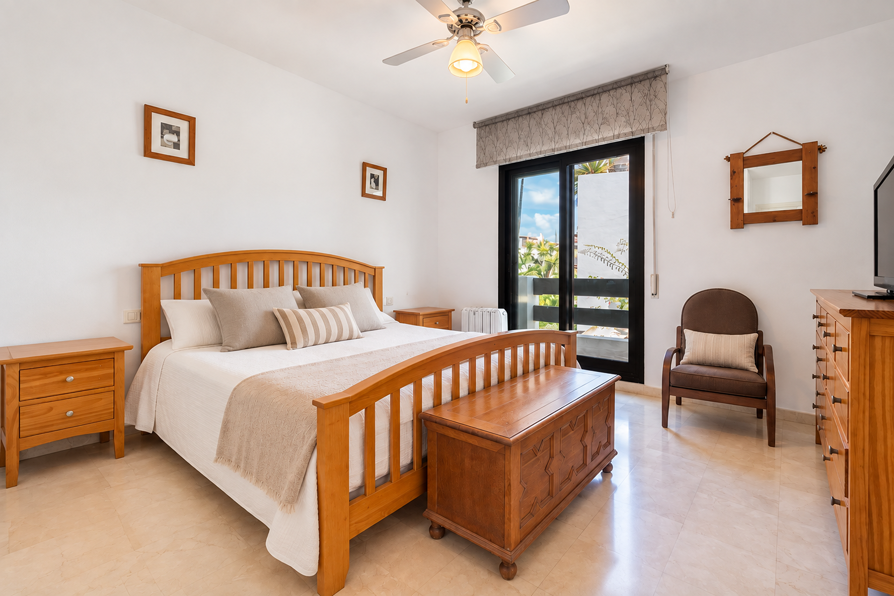  Beachside corner townhouse near Guadalmina with rooftop solarium - 物件實景