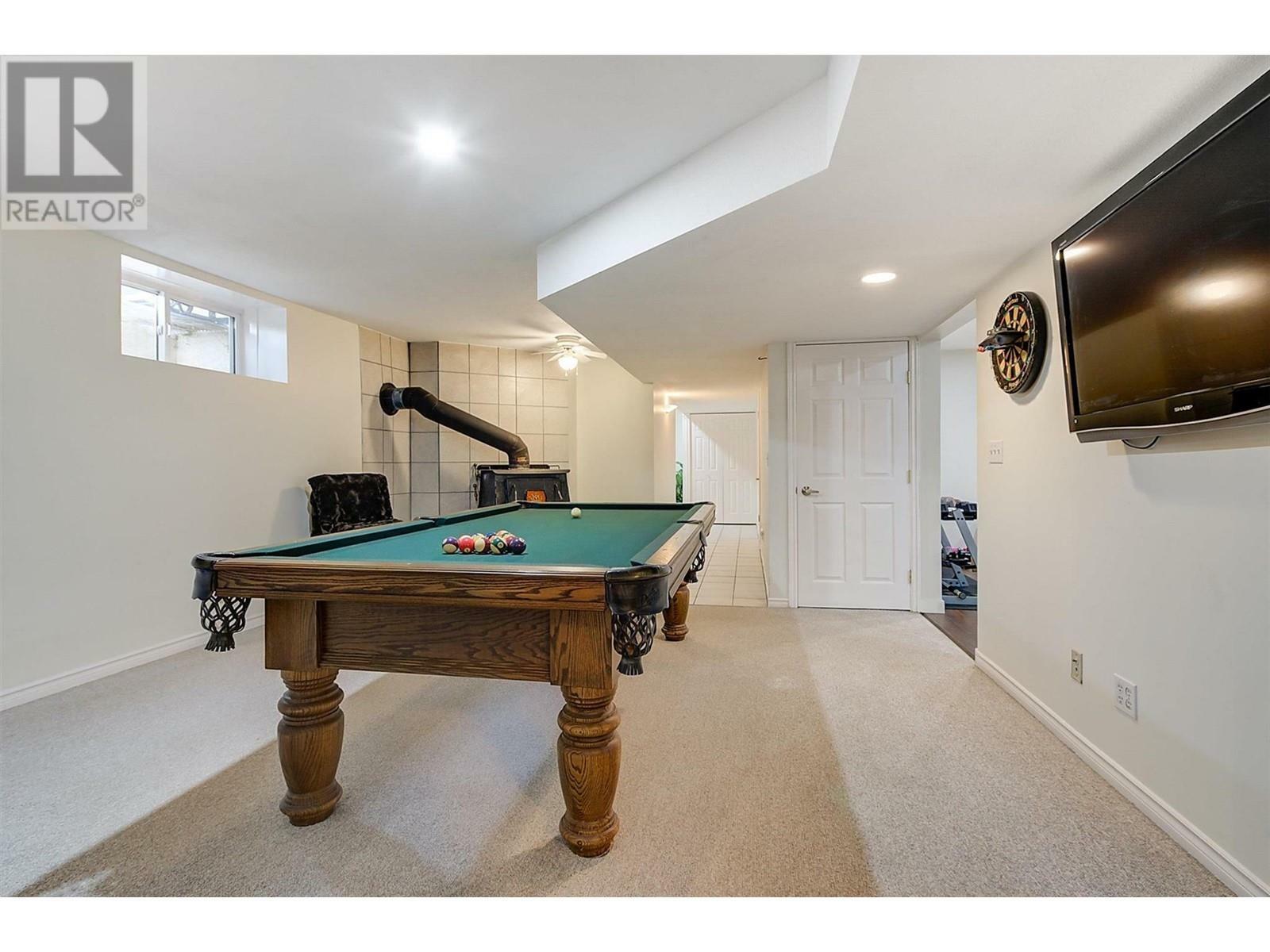KELOWNA, British Columbia, V1V 2G6, CA, 5 Bedrooms Bedrooms, ,4 BathroomsBathrooms,Residential,For Sale,1838260