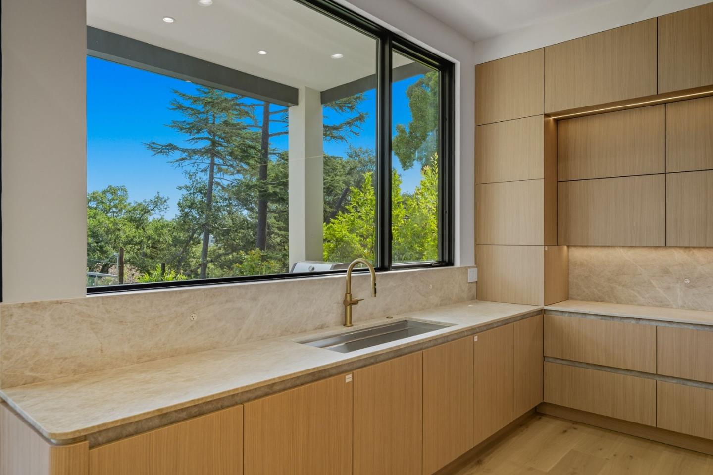 Hillsborough, California, 94010, United States, 8 Bedrooms Bedrooms, ,10 BathroomsBathrooms,Residential,For Sale,1949647