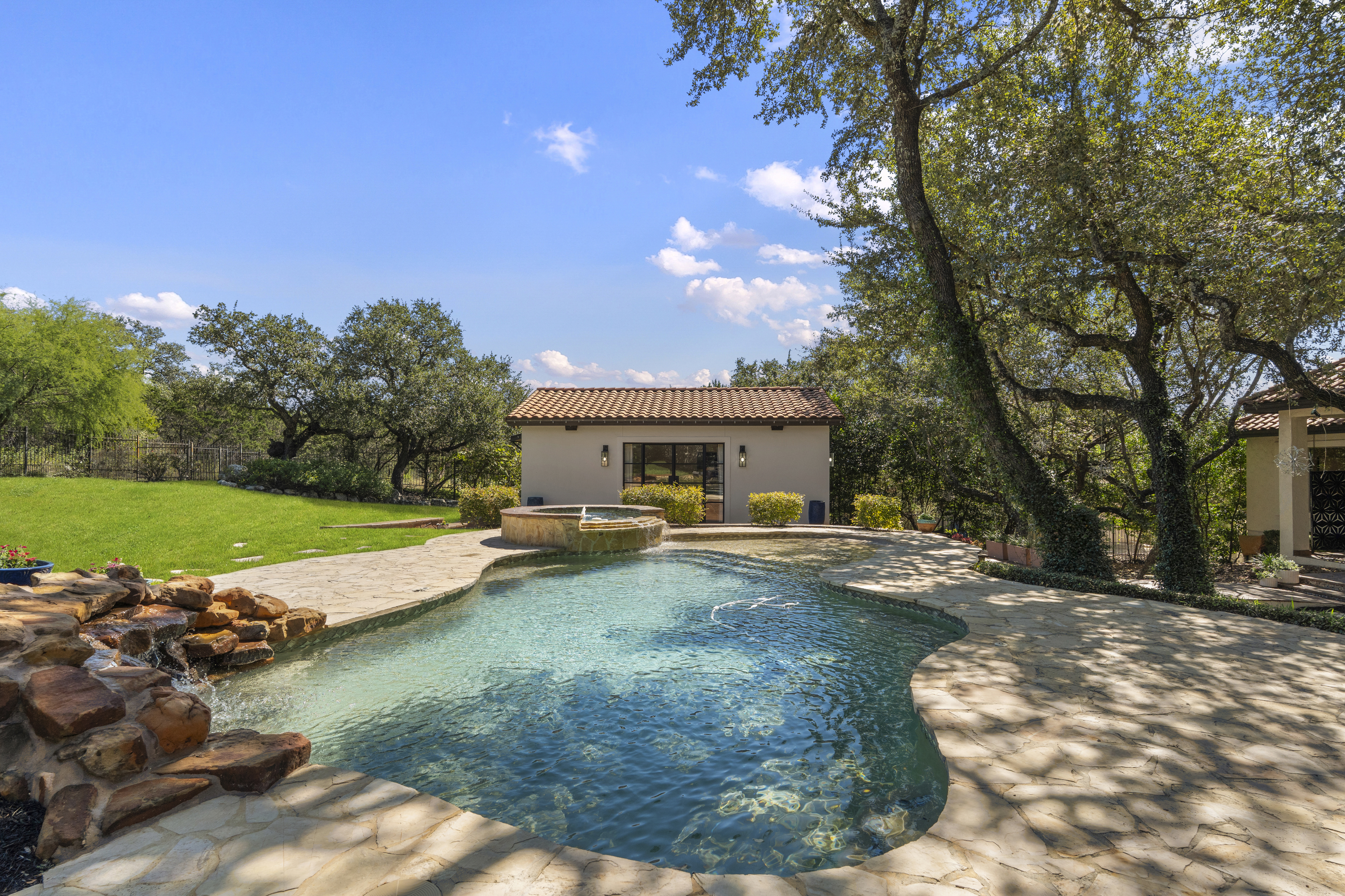  Custom Estate with Pool House - 物件實景