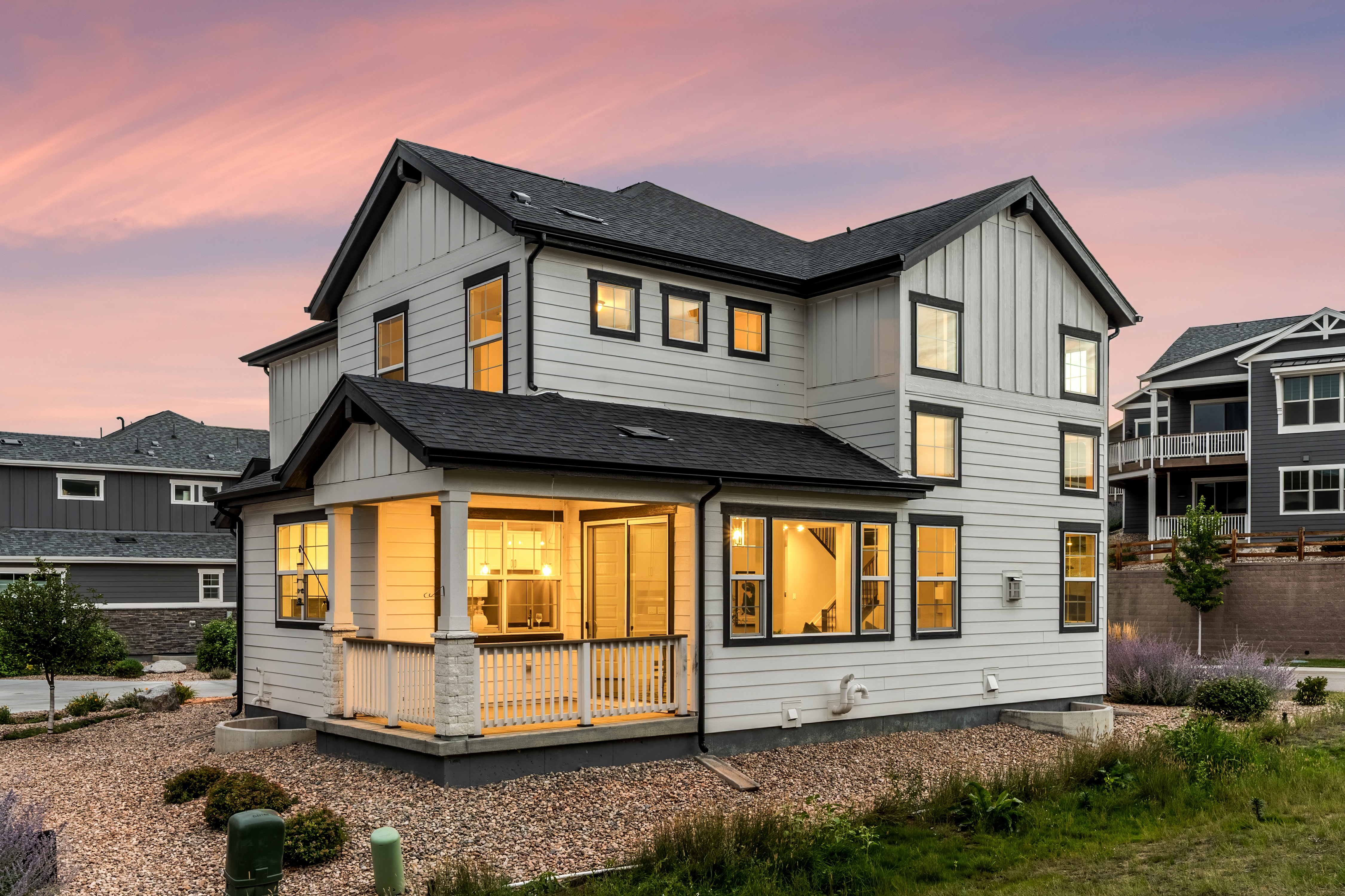  Beautifully designed modern farmhouse, ideally situated on a quiet cul-de-sac - 物件實景