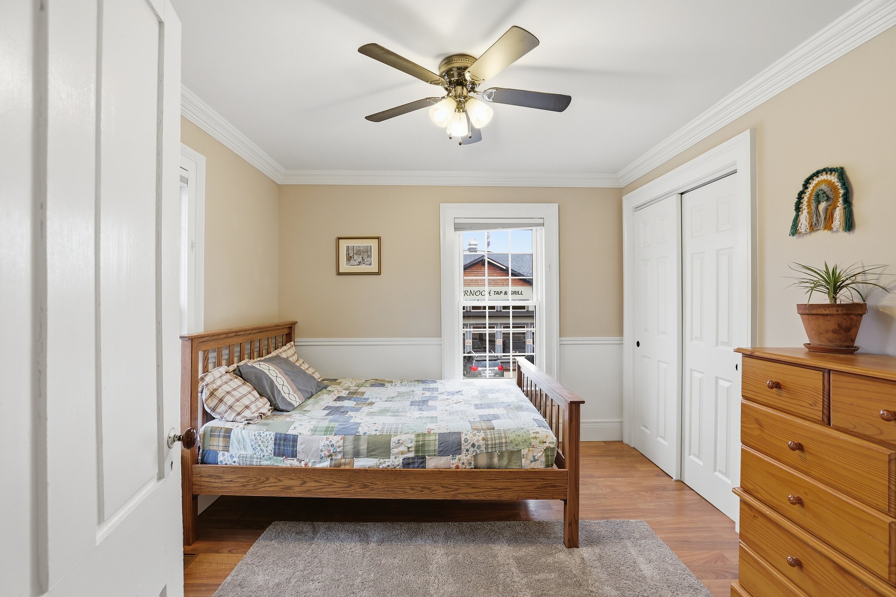  Prestigous 1/4 Acre Town Lot - 物件實景