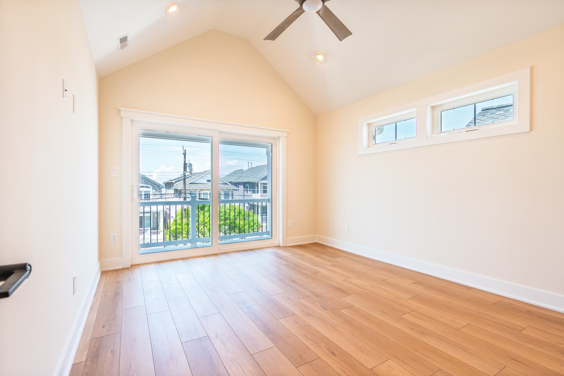  5512 Asbury Avenue - 物件實景